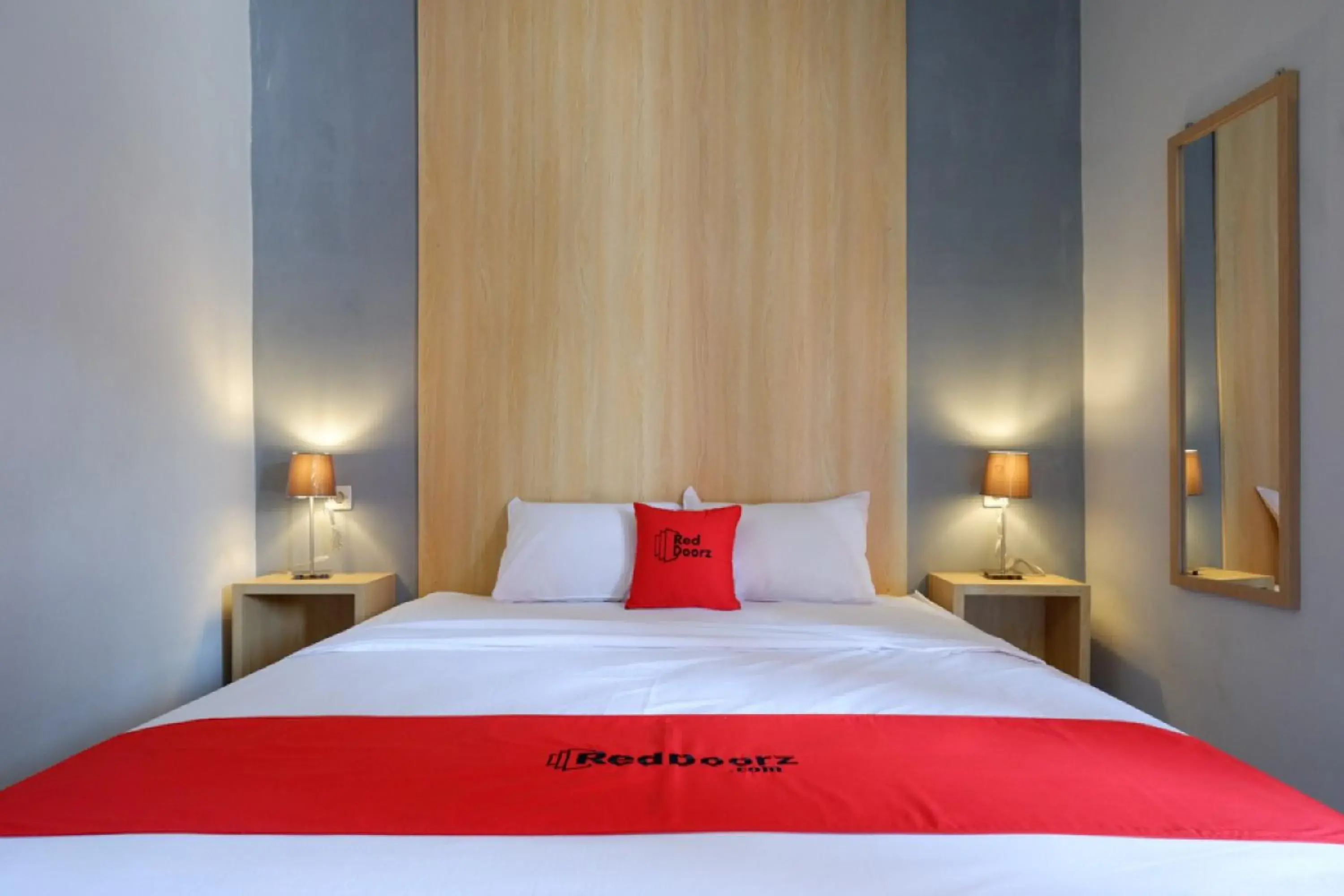 Double Room in RedDoorz Syariah near Alun Alun Tegal Double Room in RedDoorz Syariah near Alun Alun Tegal