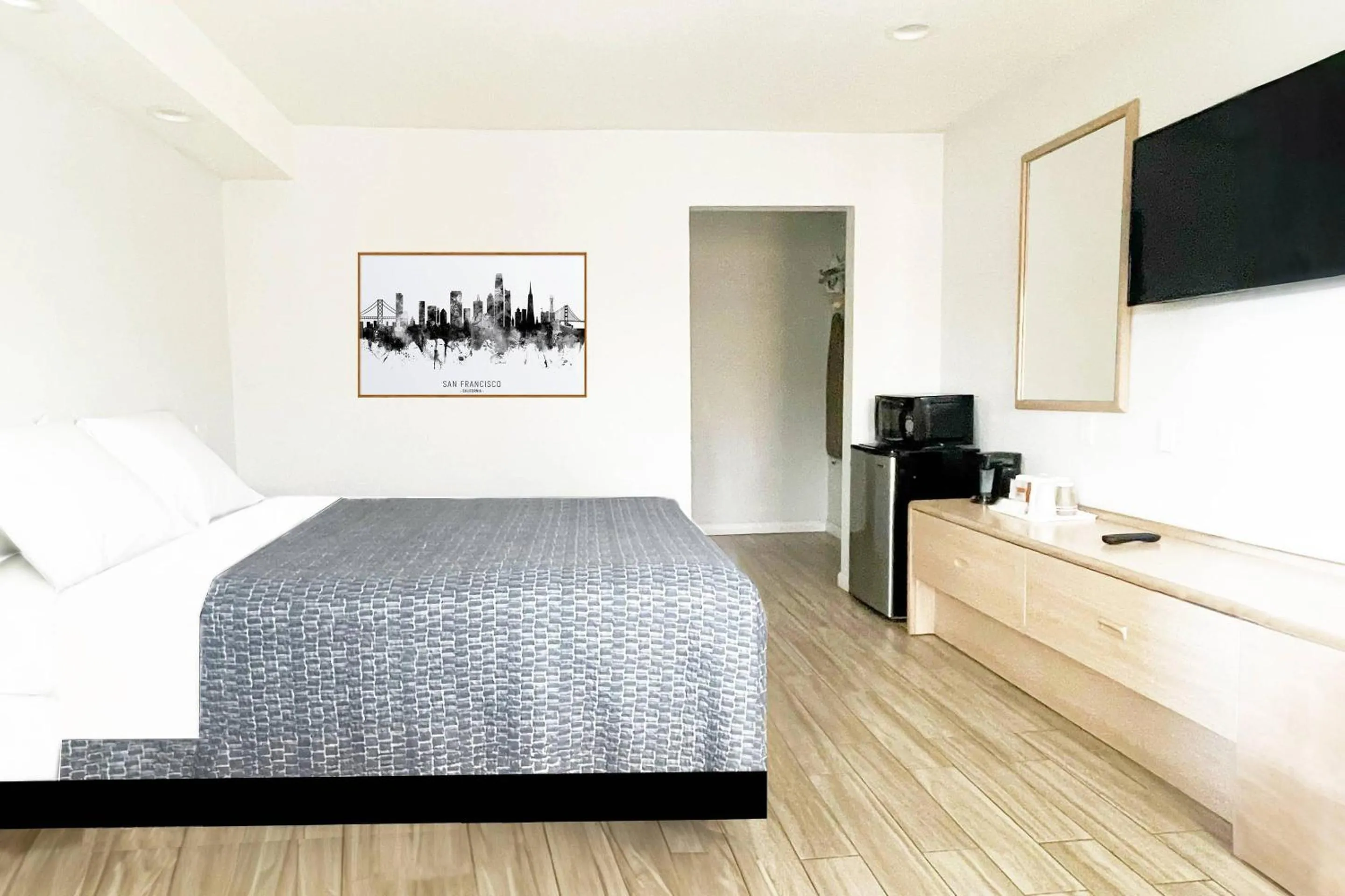 Bedroom, Bed in Rodeway Inn San Francisco City Center