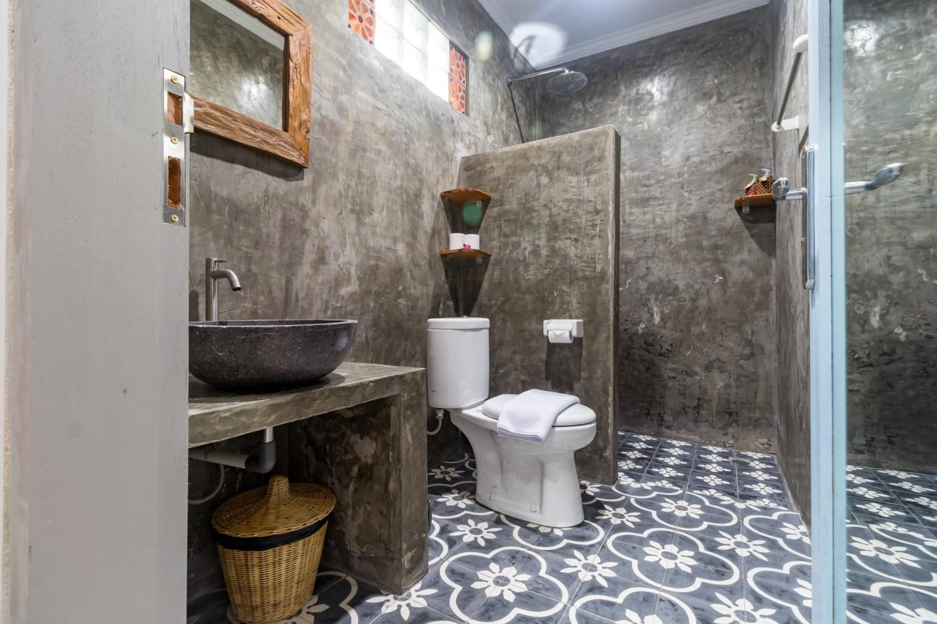 Bathroom in D-Anyar Stay and Surf Canggu
