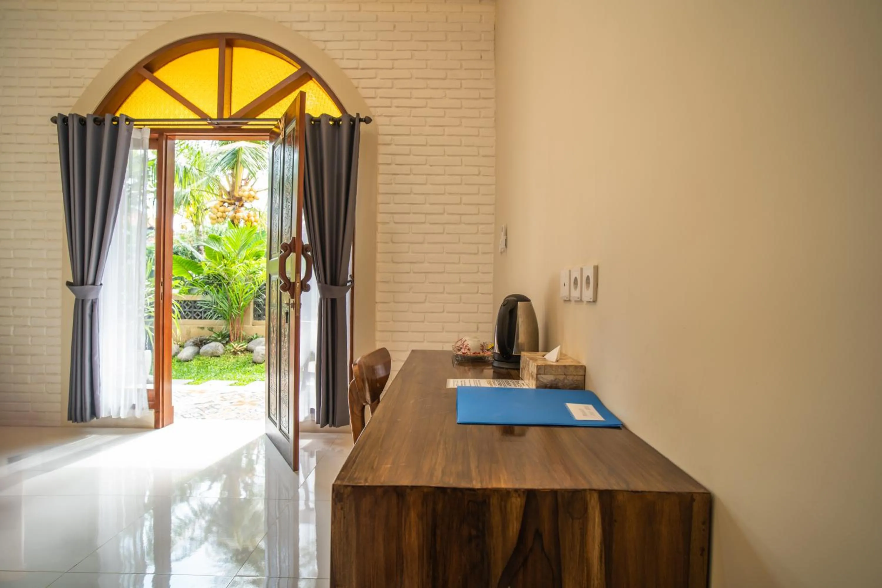 D-Anyar Stay and Surf Canggu