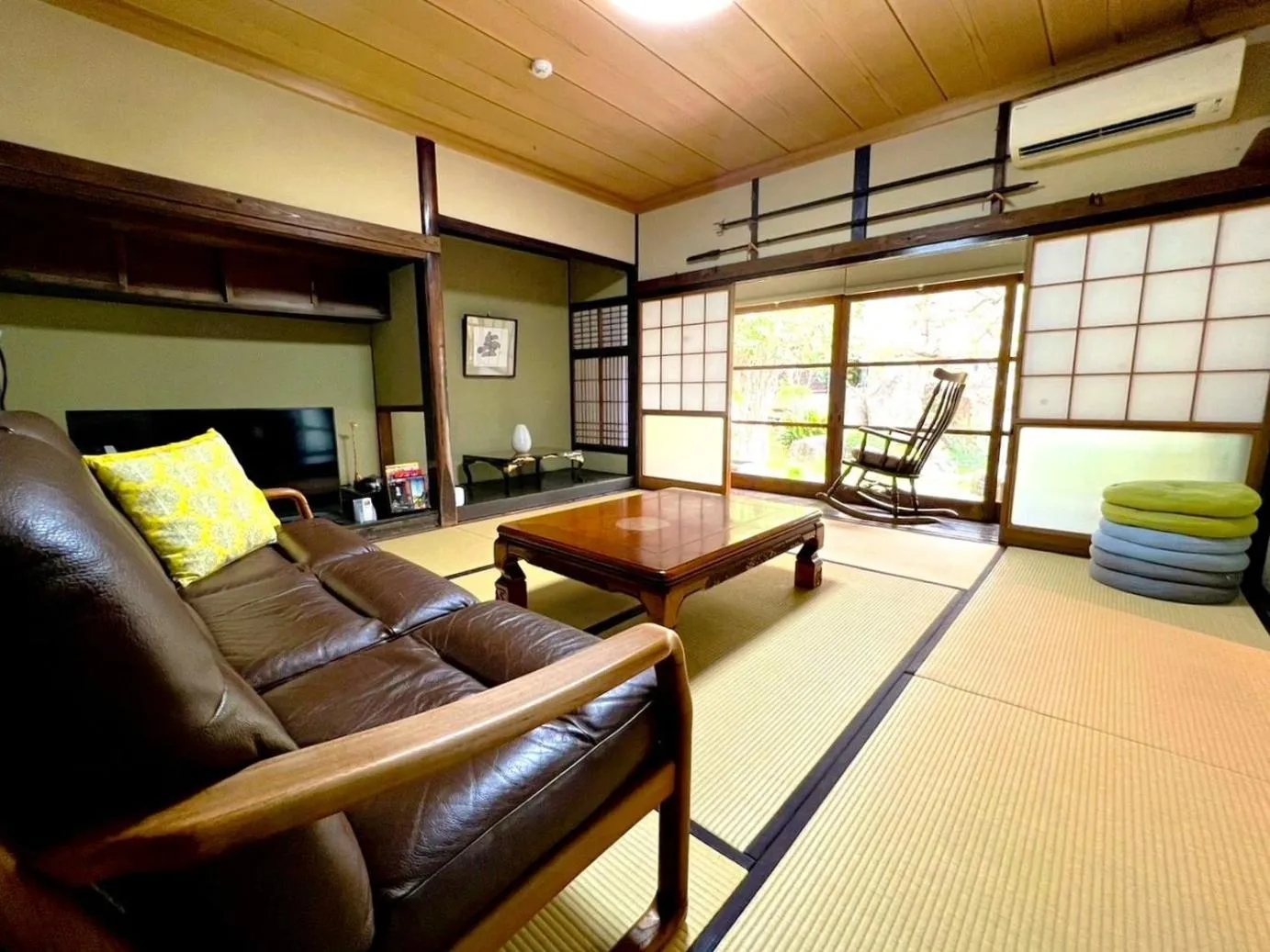 Living room in SUMITSUGU HOUSE Grandpa