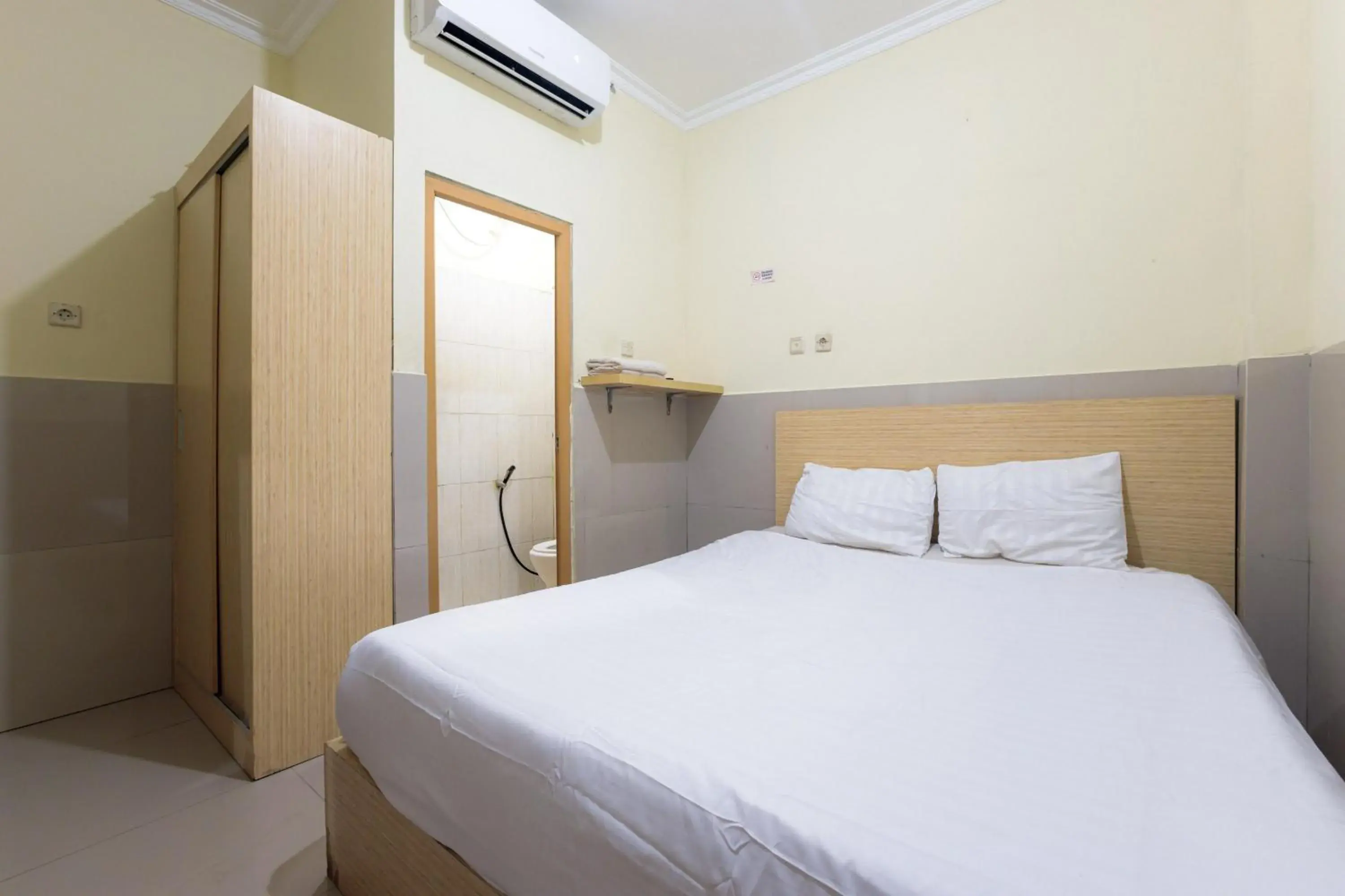 Standard Double Room in Super OYO 1524 D' Paseban Standard Double Room in Super OYO 1524 D' Paseban