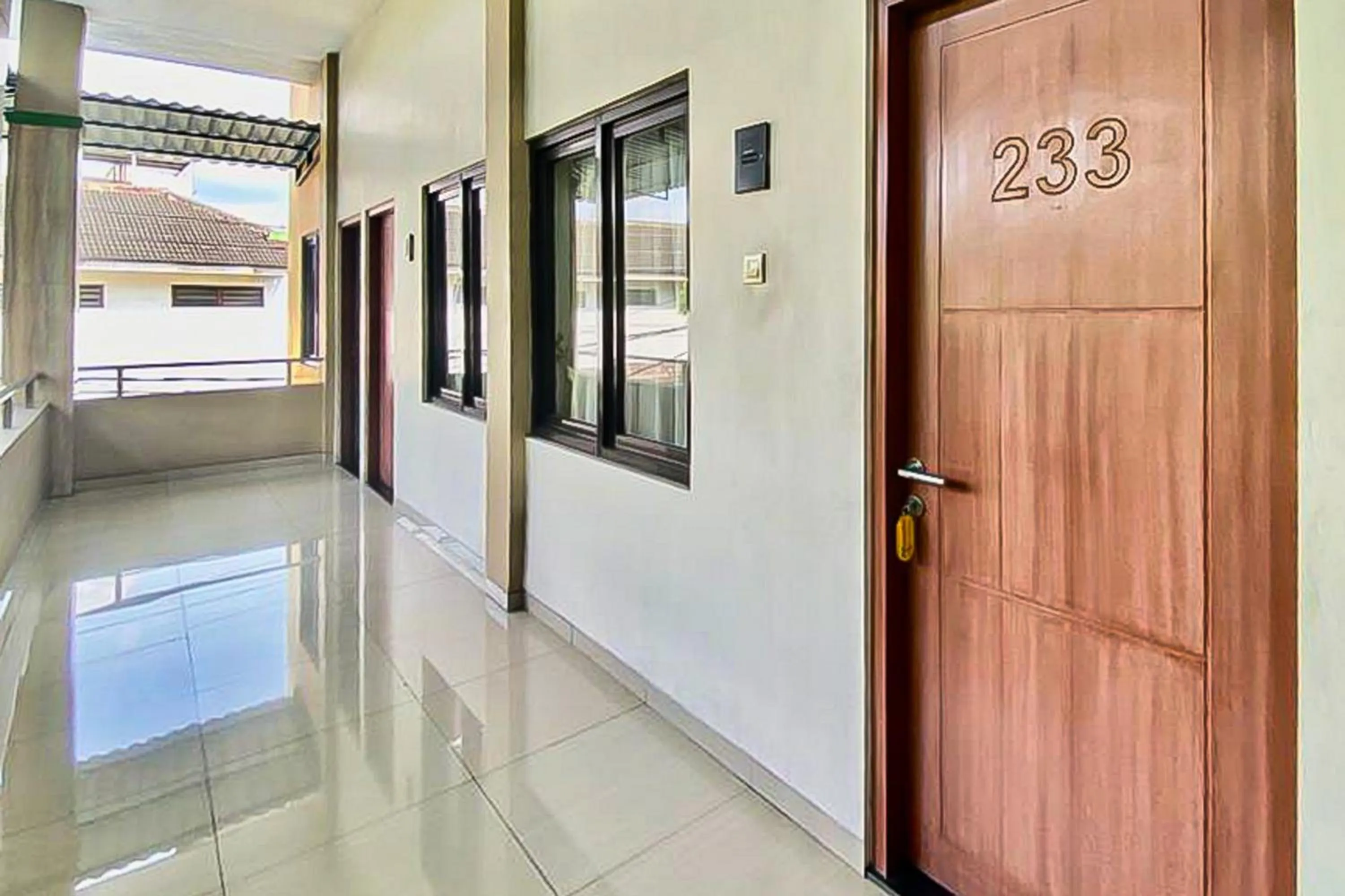 Property building in Mawar Indah Hotel near Stasiun Balapan Solo Mitra RedDoorz