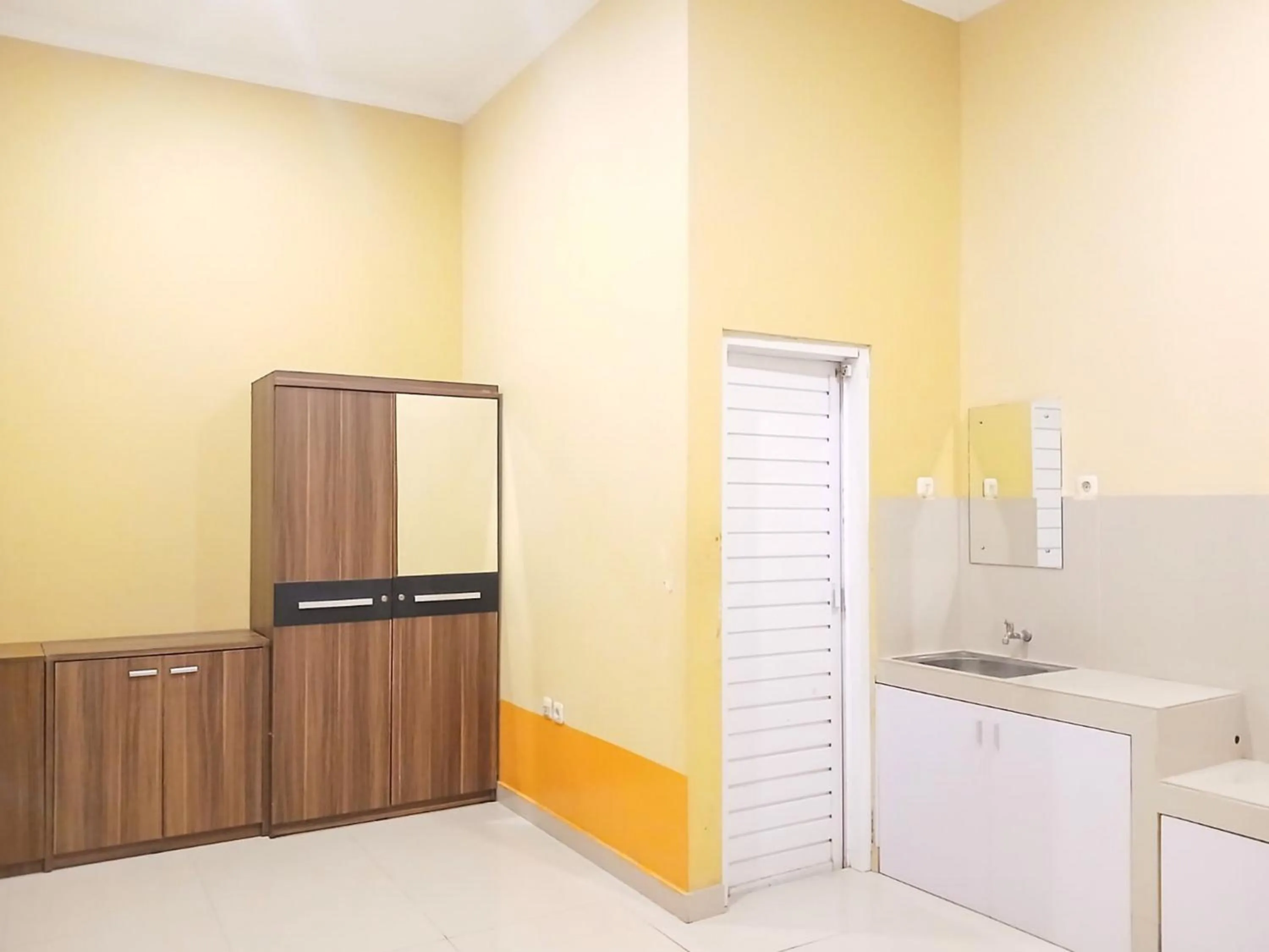 Other in Shabrina Homestay Syariah Terminal Tirtonadi Solo RedPartner