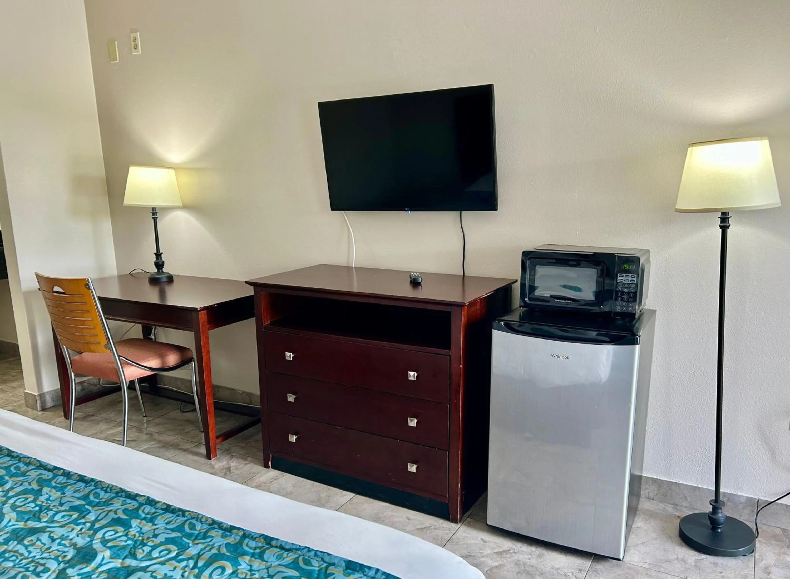 Shining Light Inn & Suites