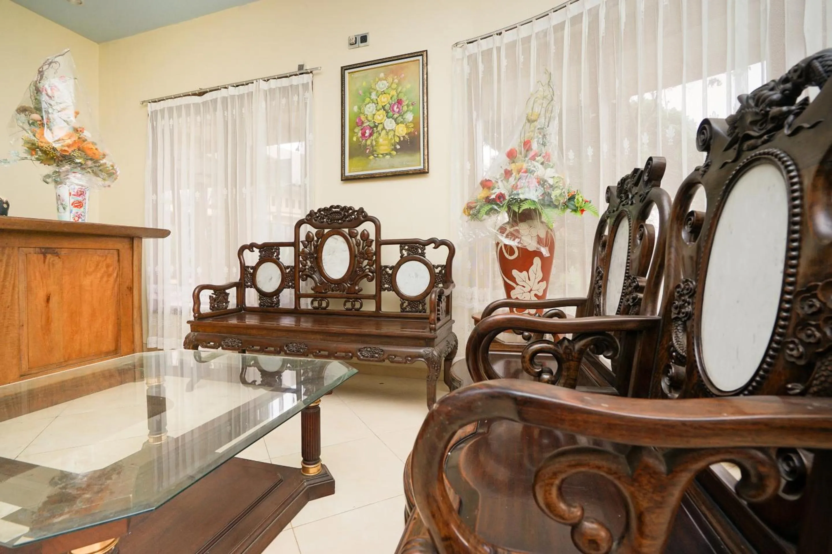 Seating area in Hotel Bumi Bermi Permai near Bermi Eco Park Mitra RedDoorz