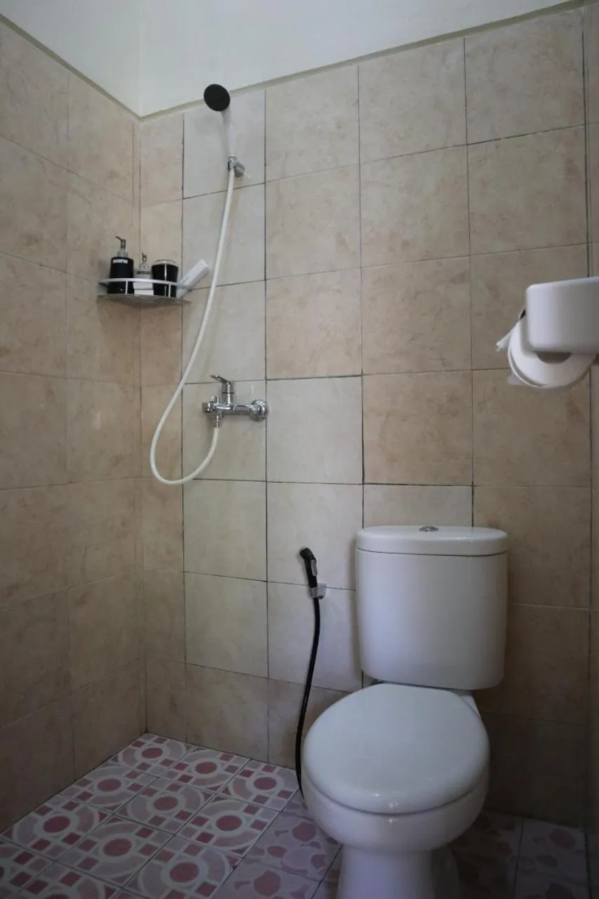 Shower in Manda Homestay