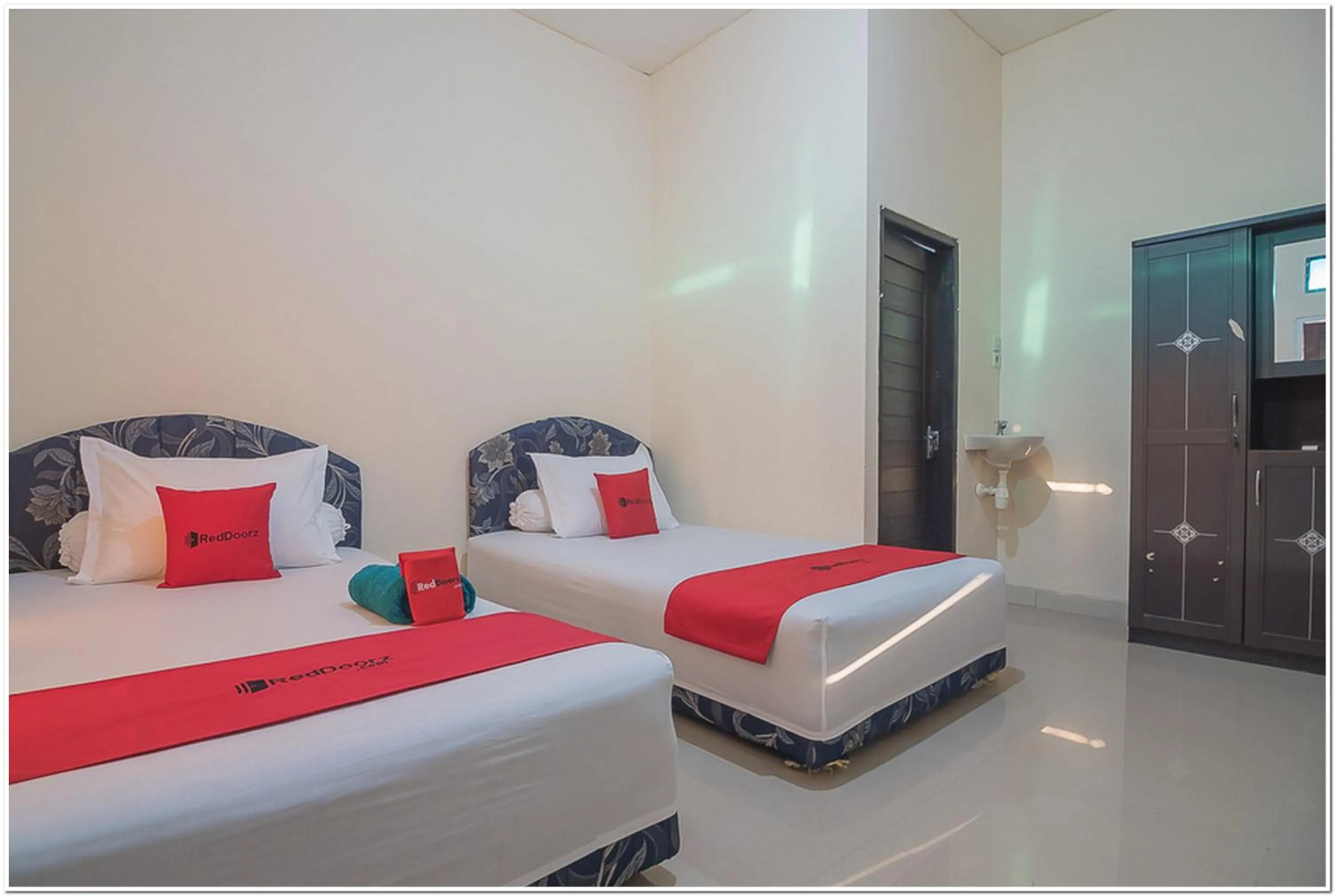 Bedroom in RedDoorz near Lapangan Tenis Balikpapan