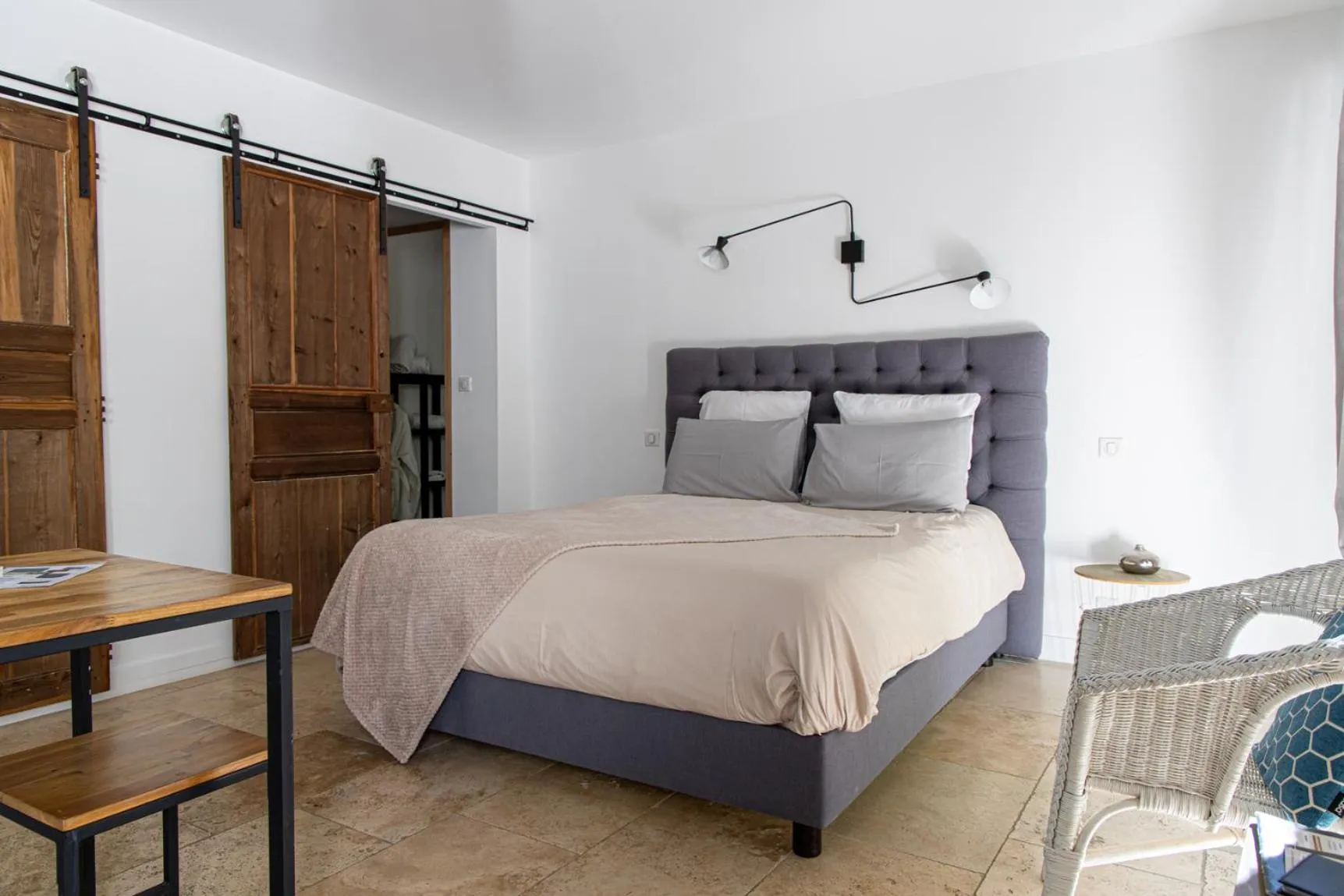 Bed in Mas lou Félibrige