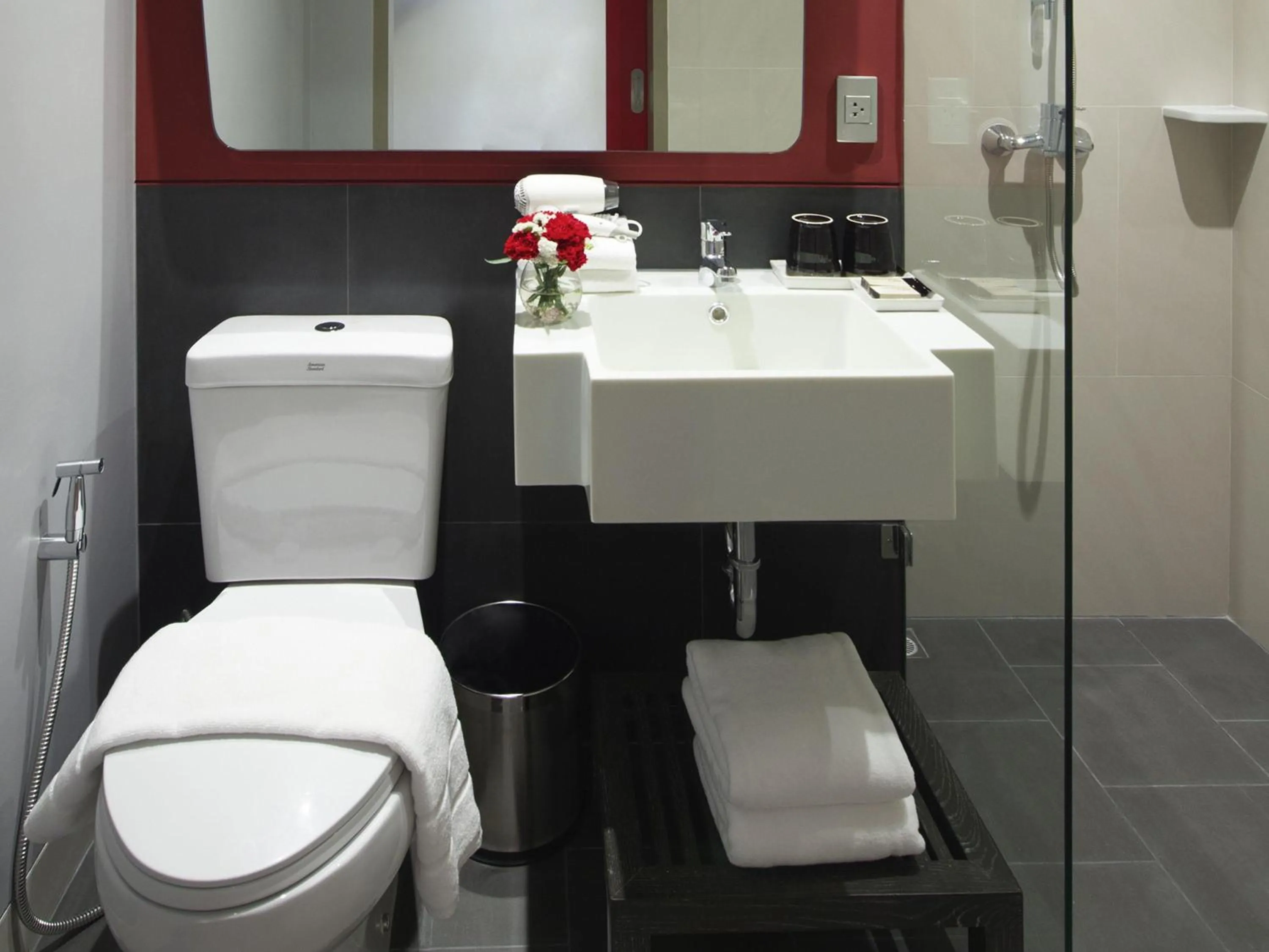 Bedroom in ibis Bangkok Sukhumvit 24