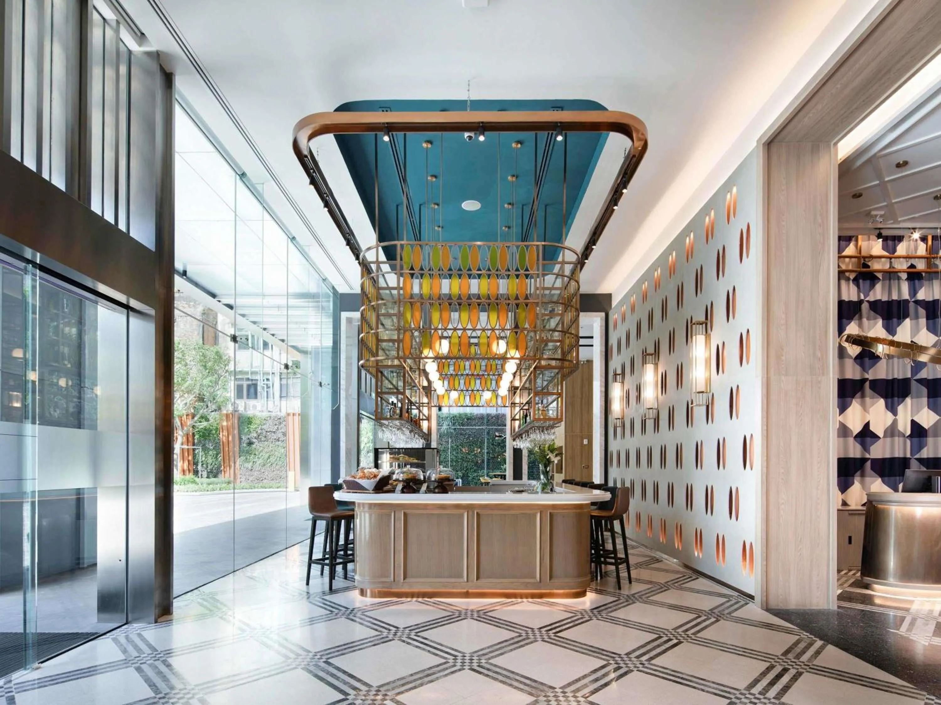 Lounge or bar in ibis Bangkok Sukhumvit 24