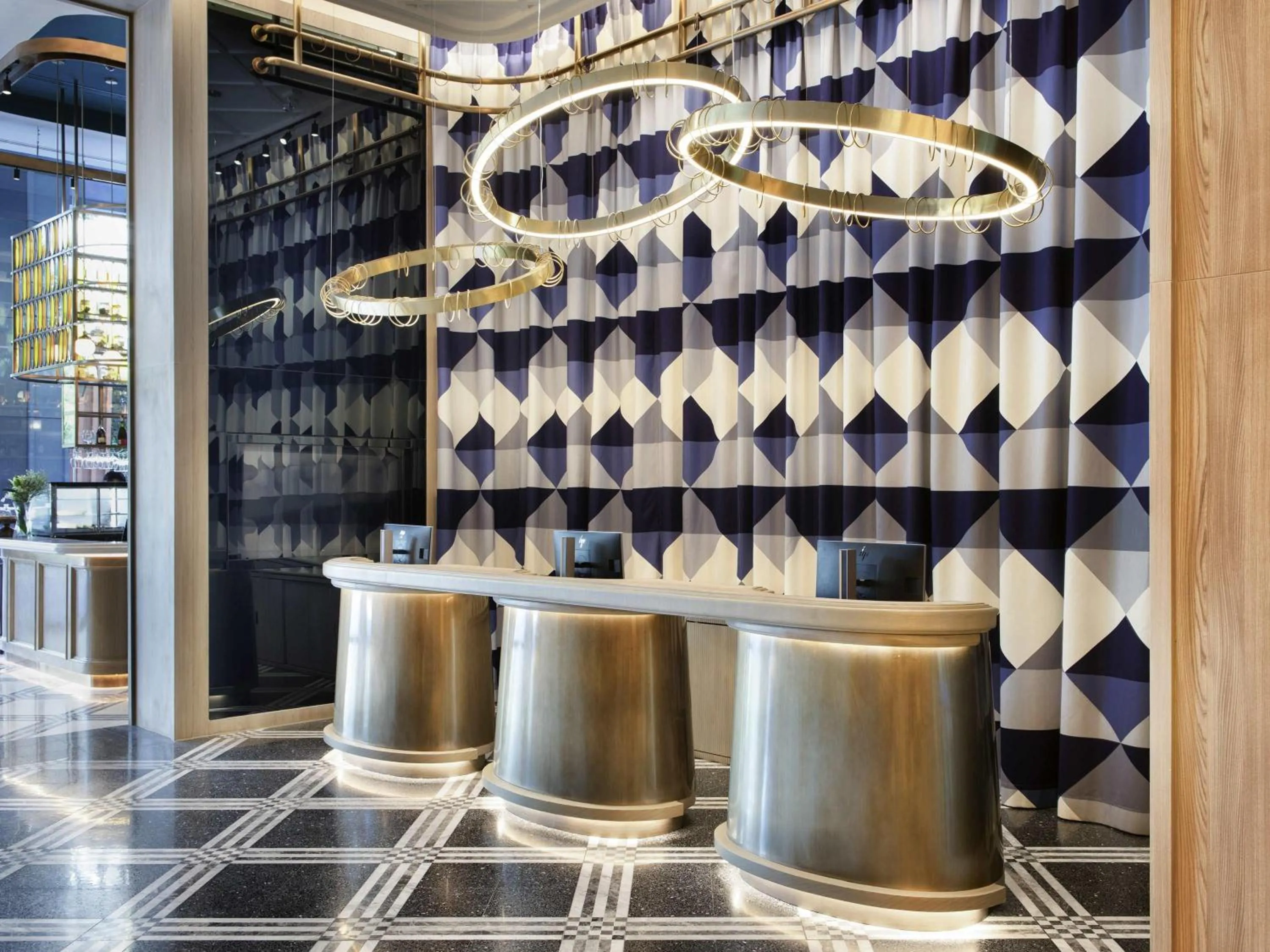 Property building in Mercure Bangkok Sukhumvit 24