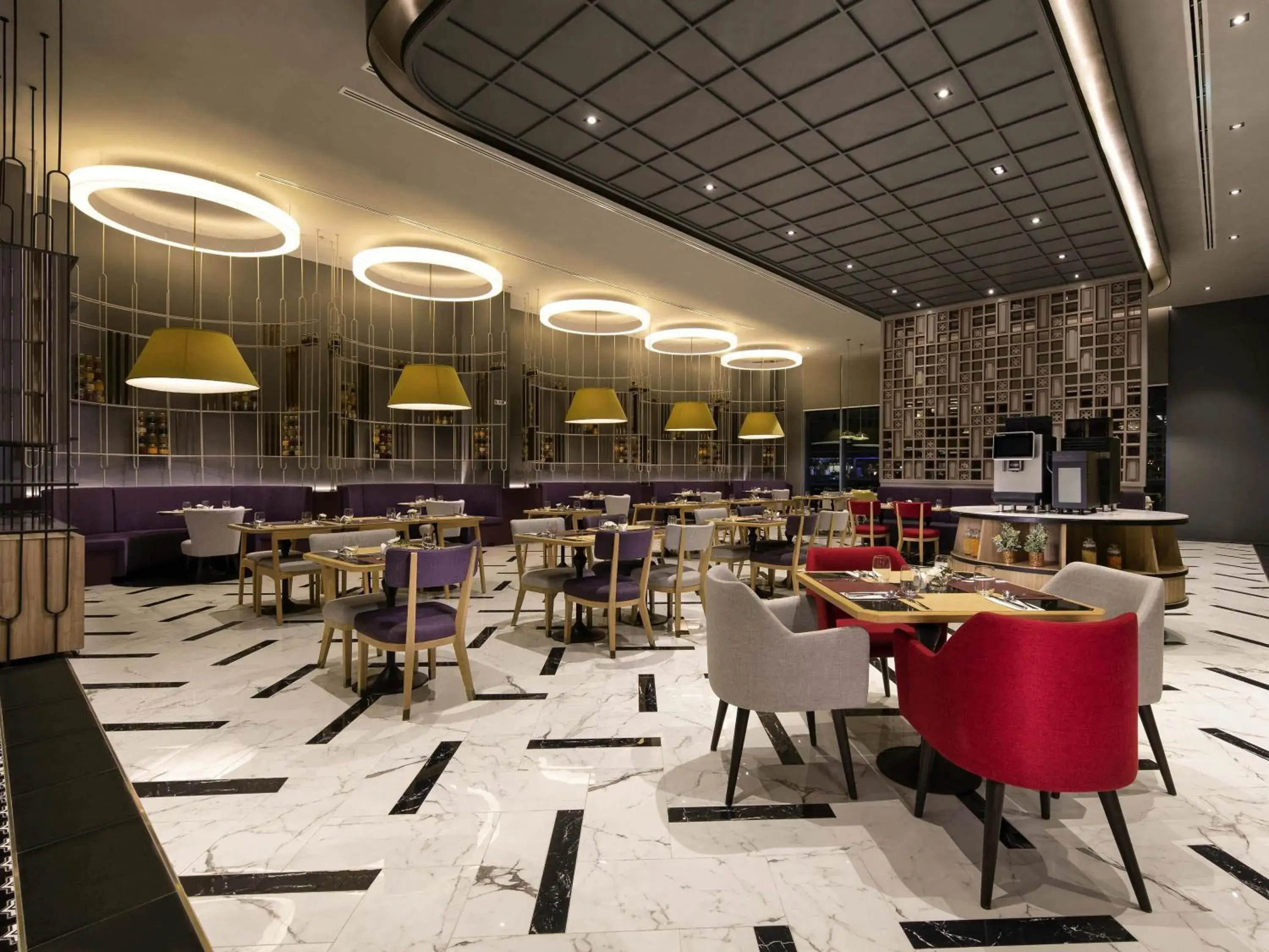 Restaurant/places to eat in Mercure Bangkok Sukhumvit 24 Restaurant/places to eat in Mercure Bangkok Sukhumvit 24