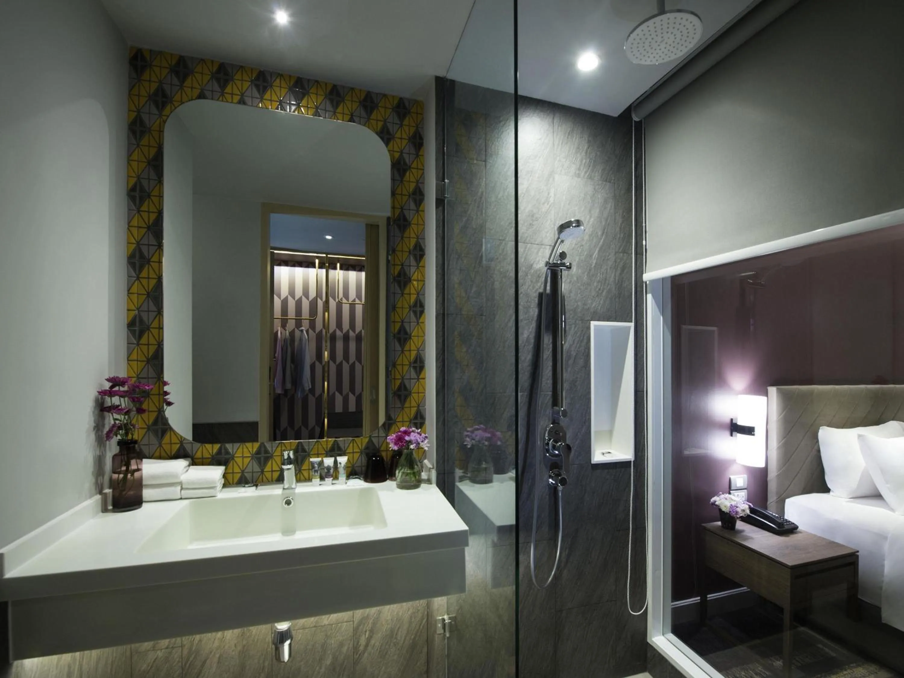 Bedroom, Bed in Mercure Bangkok Sukhumvit 24