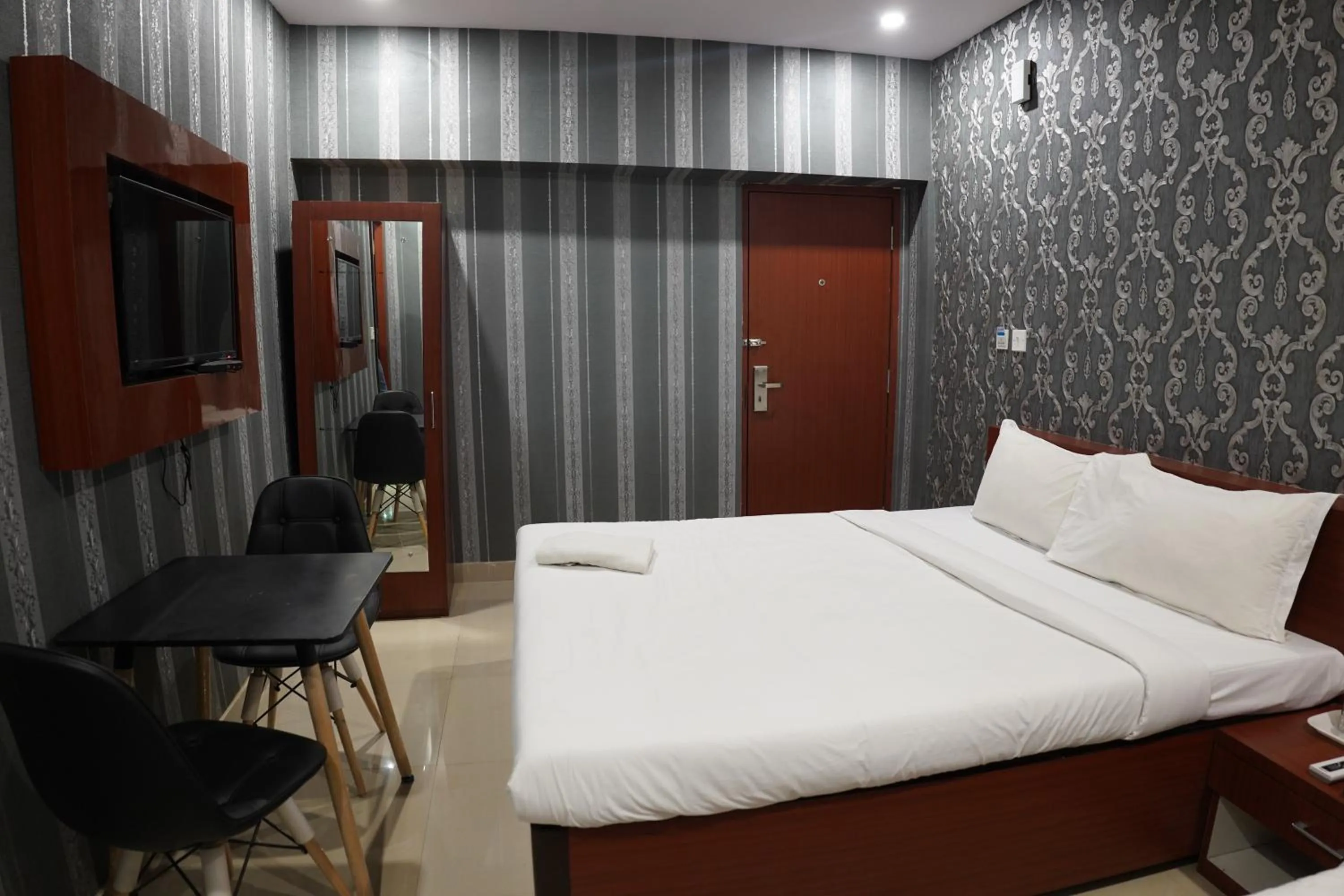 Photo of the whole room, Bed in HOTEL PARK VICTORIA