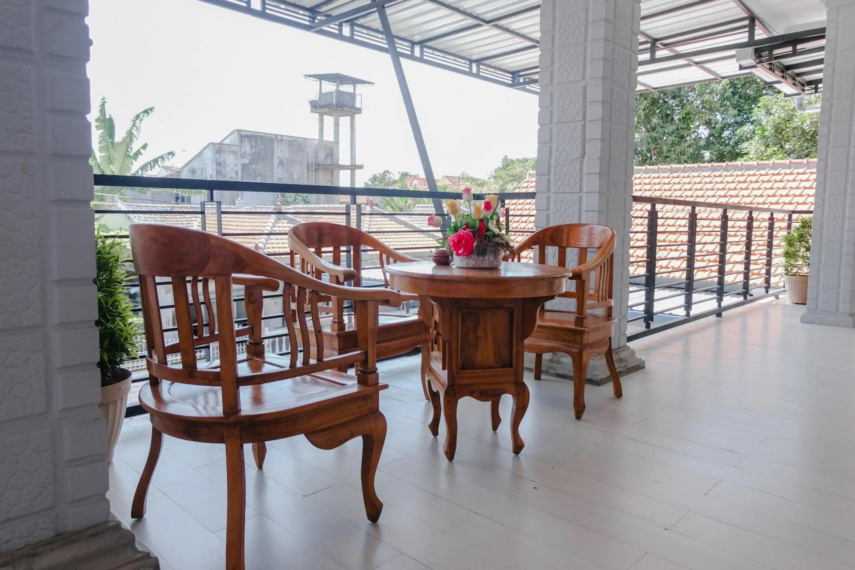 Balcony/Terrace in OYO 1566 El Reyshi Family Residence Syariah