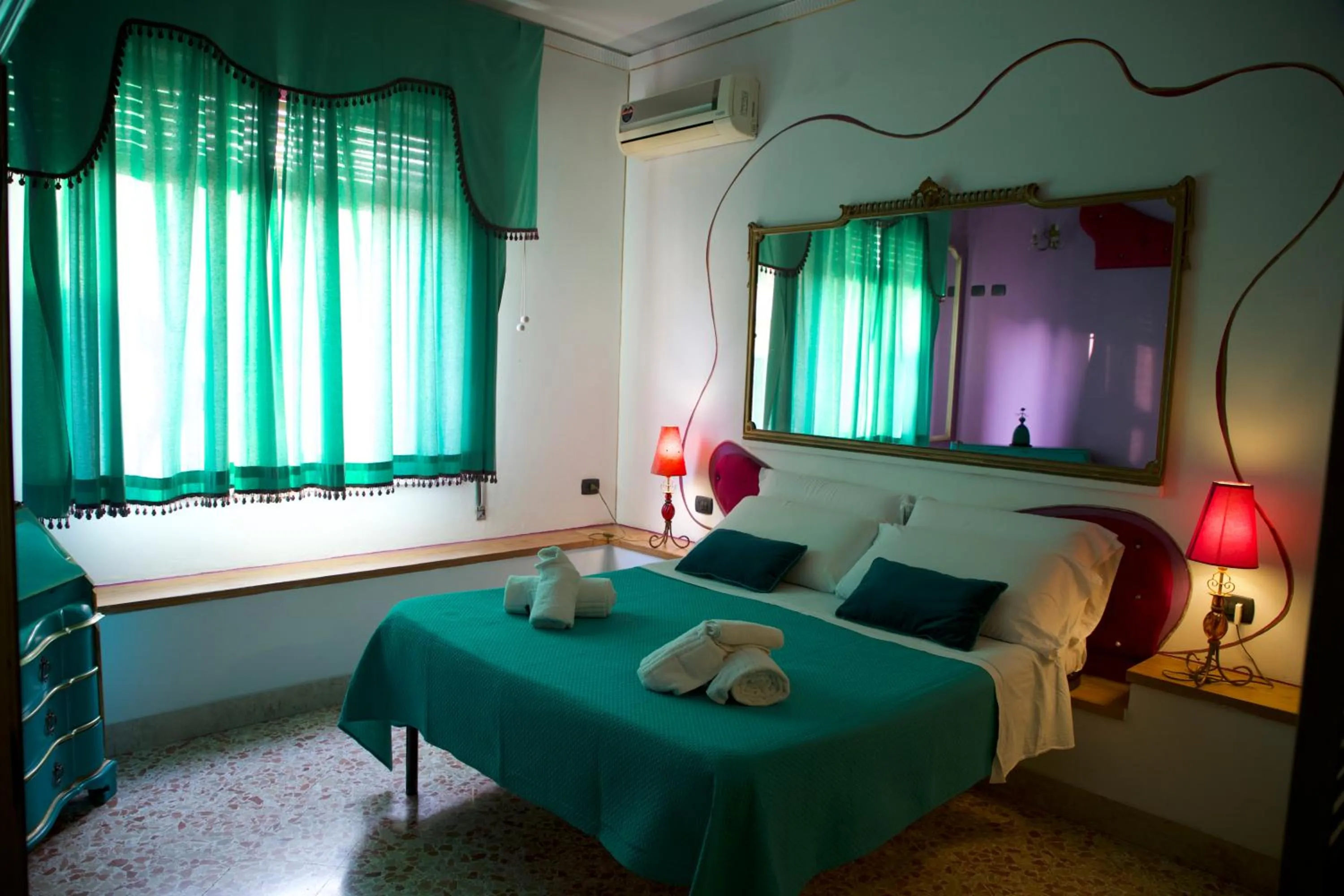 Bed in Abali' Gran Sultanato