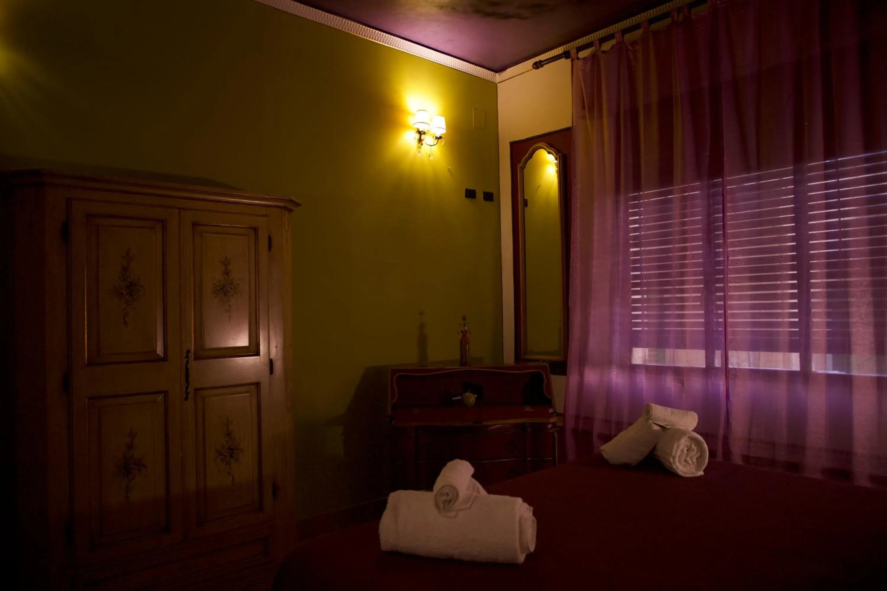 Bed in Abali' Gran Sultanato