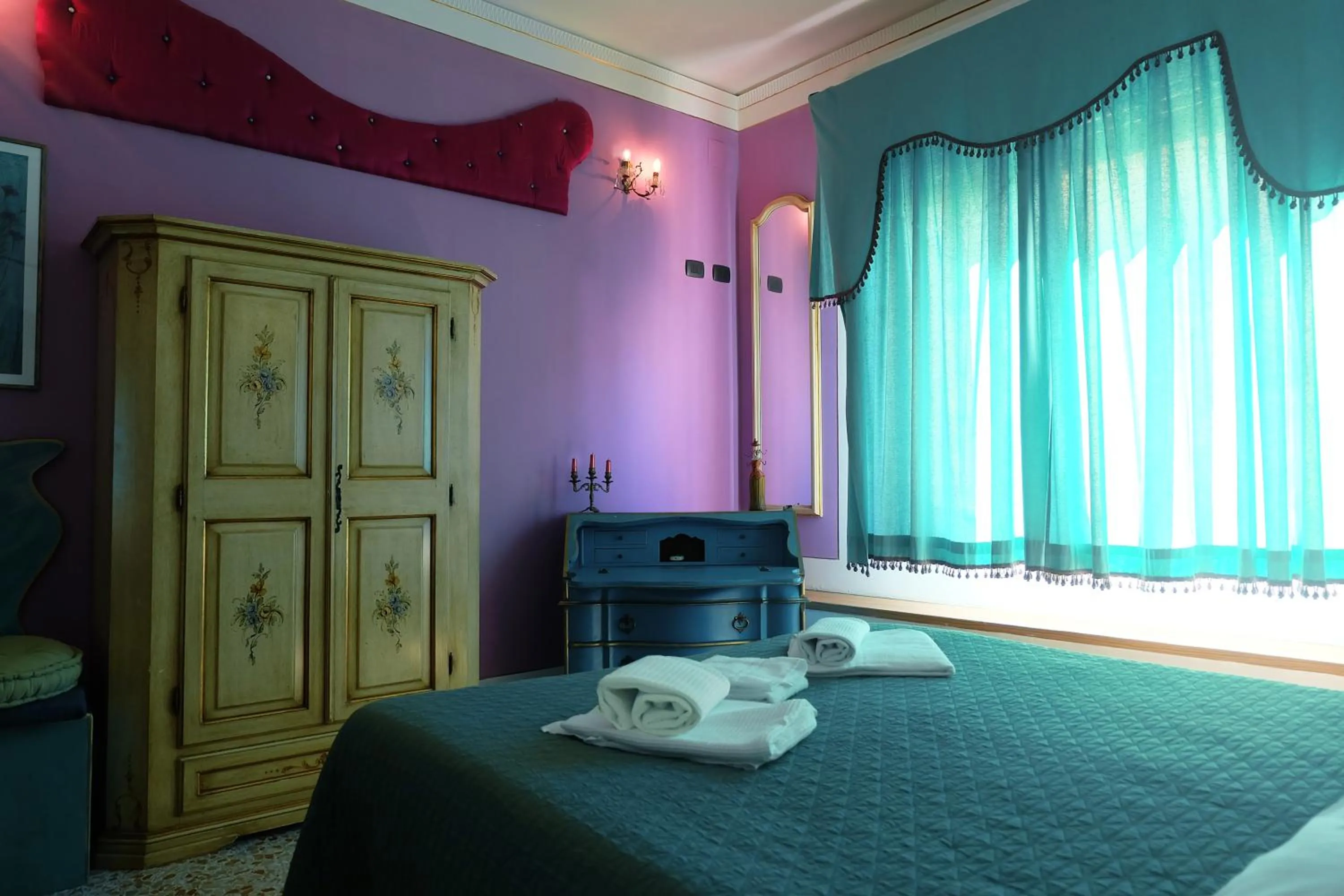 Photo of the whole room, Bed in Abali' Gran Sultanato