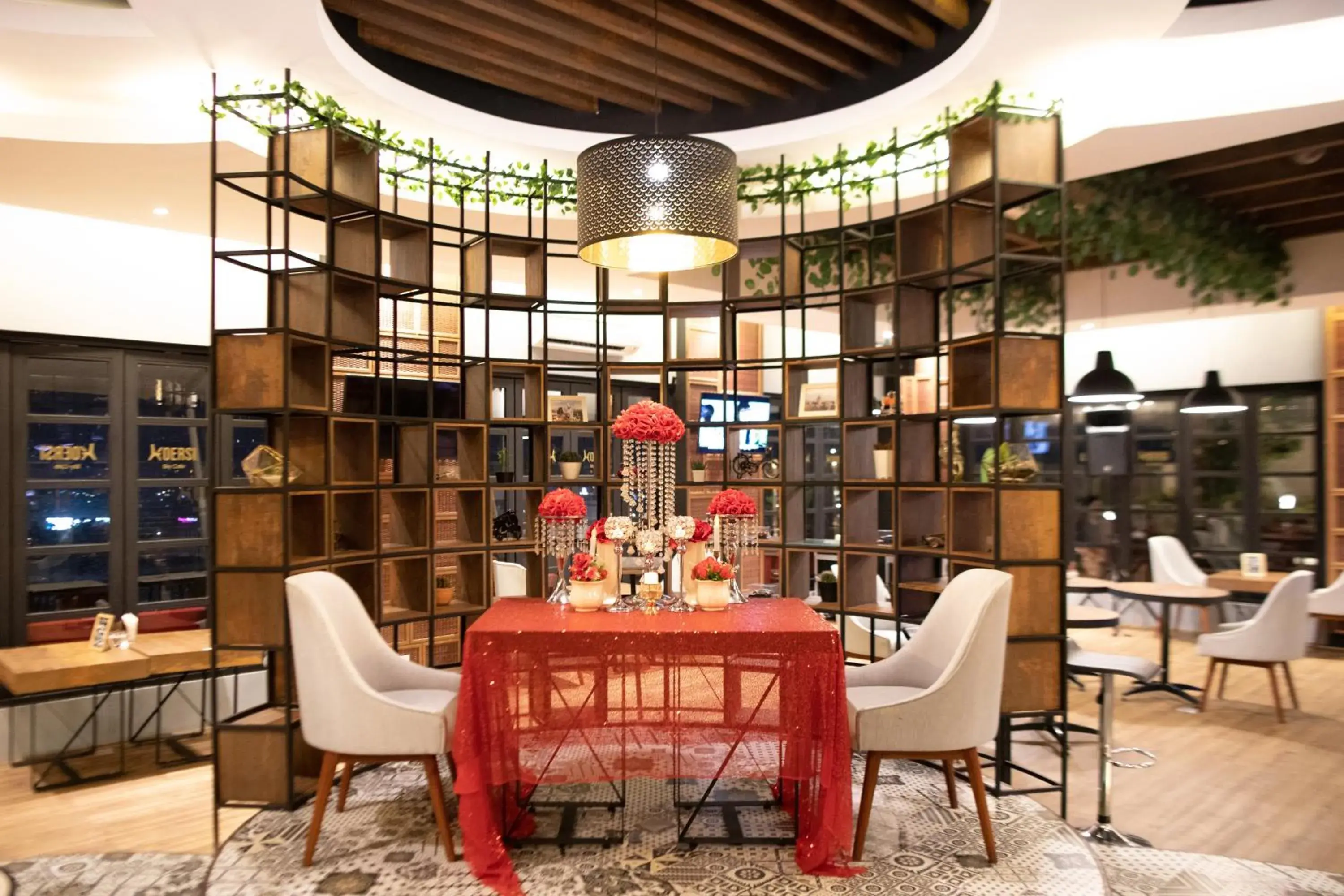 Restaurant/places to eat in Bigland Bogor Hotel Powered by Archipelago Restaurant/places to eat in Bigland Bogor Hotel Powered by Archipelago