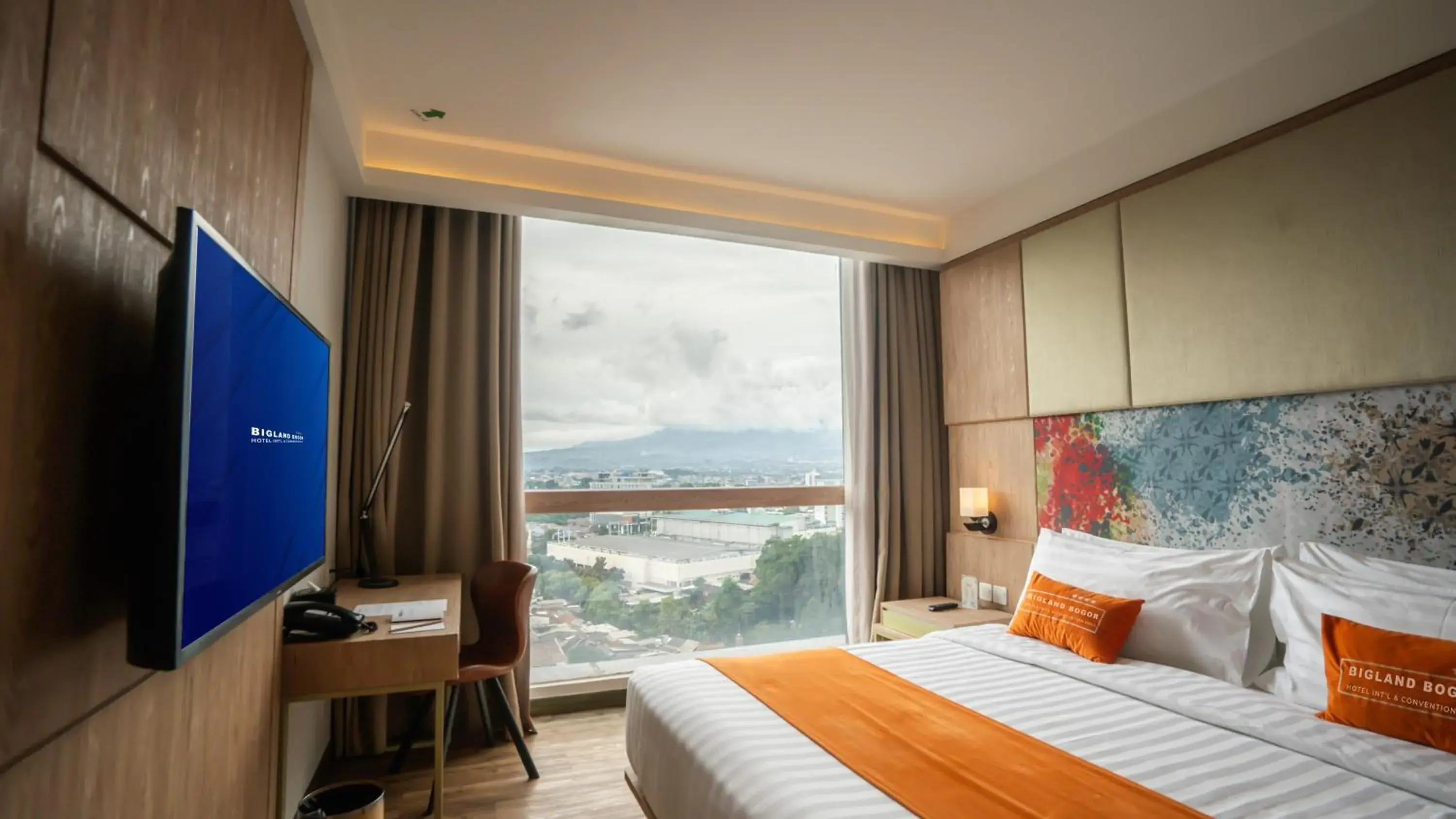 View (from property/room), Bed in Bigland Bogor Hotel Powered by Archipelago View (from property/room), Bed in Bigland Bogor Hotel Powered by Archipelago