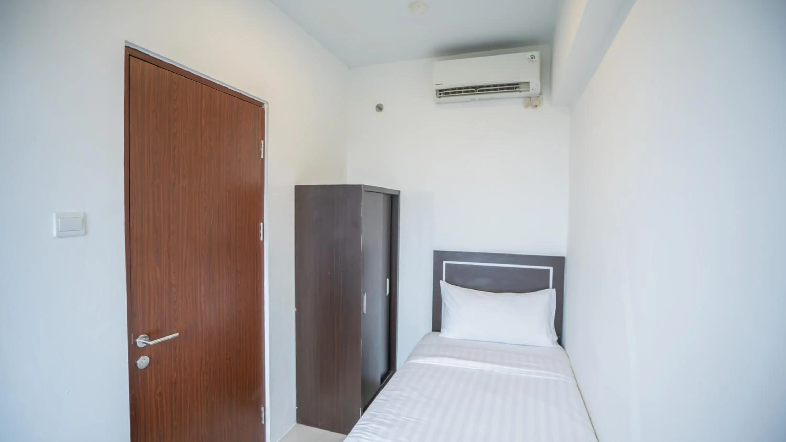 Bathroom, Bed in Bigland Bogor Hotel Powered by Archipelago