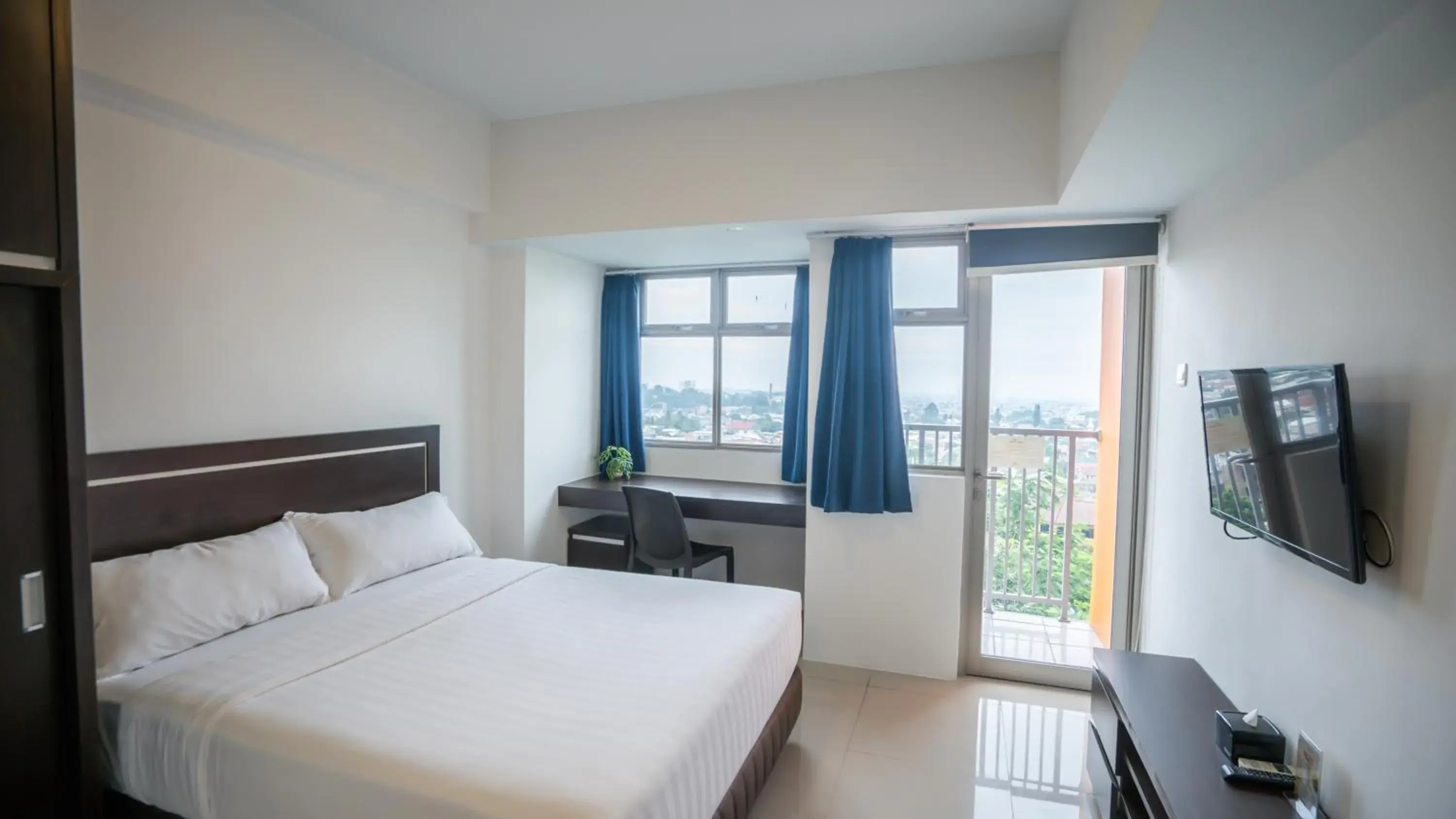 Standard Studio Apartment in Bigland Bogor Hotel Powered by Archipelago Standard Studio Apartment in Bigland Bogor Hotel Powered by Archipelago