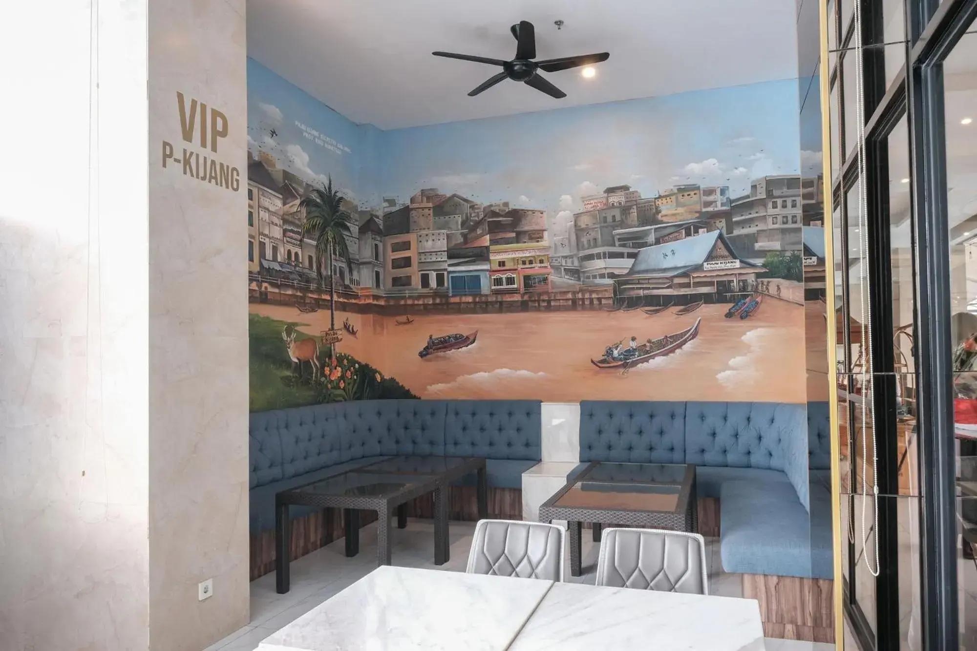 Restaurant/places to eat in Bigland Bogor Hotel Powered by Archipelago Restaurant/places to eat in Bigland Bogor Hotel Powered by Archipelago