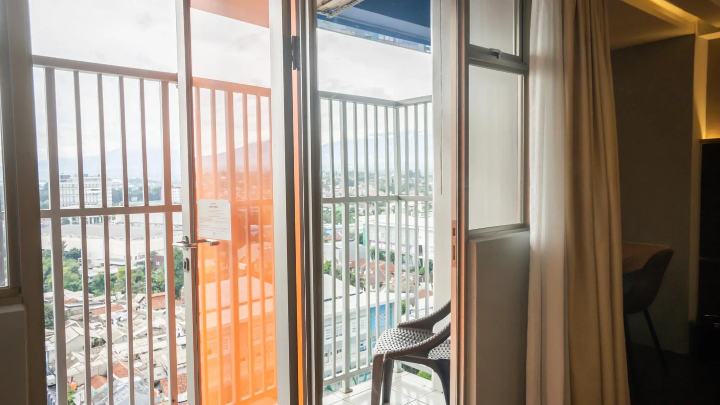 Balcony/Terrace in Bigland Bogor Hotel Powered by Archipelago