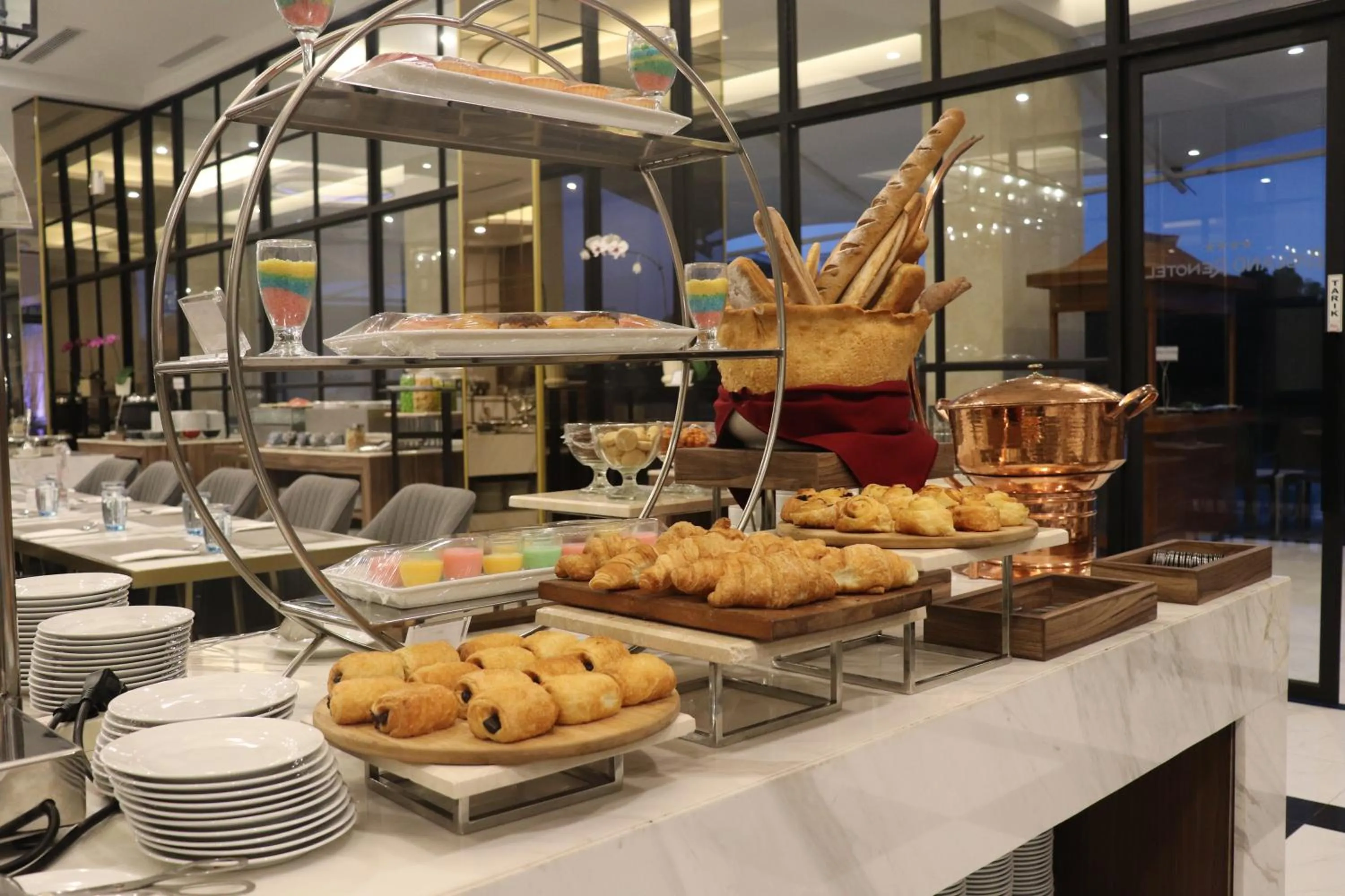 Restaurant/places to eat in Bigland Bogor Hotel Powered by Archipelago