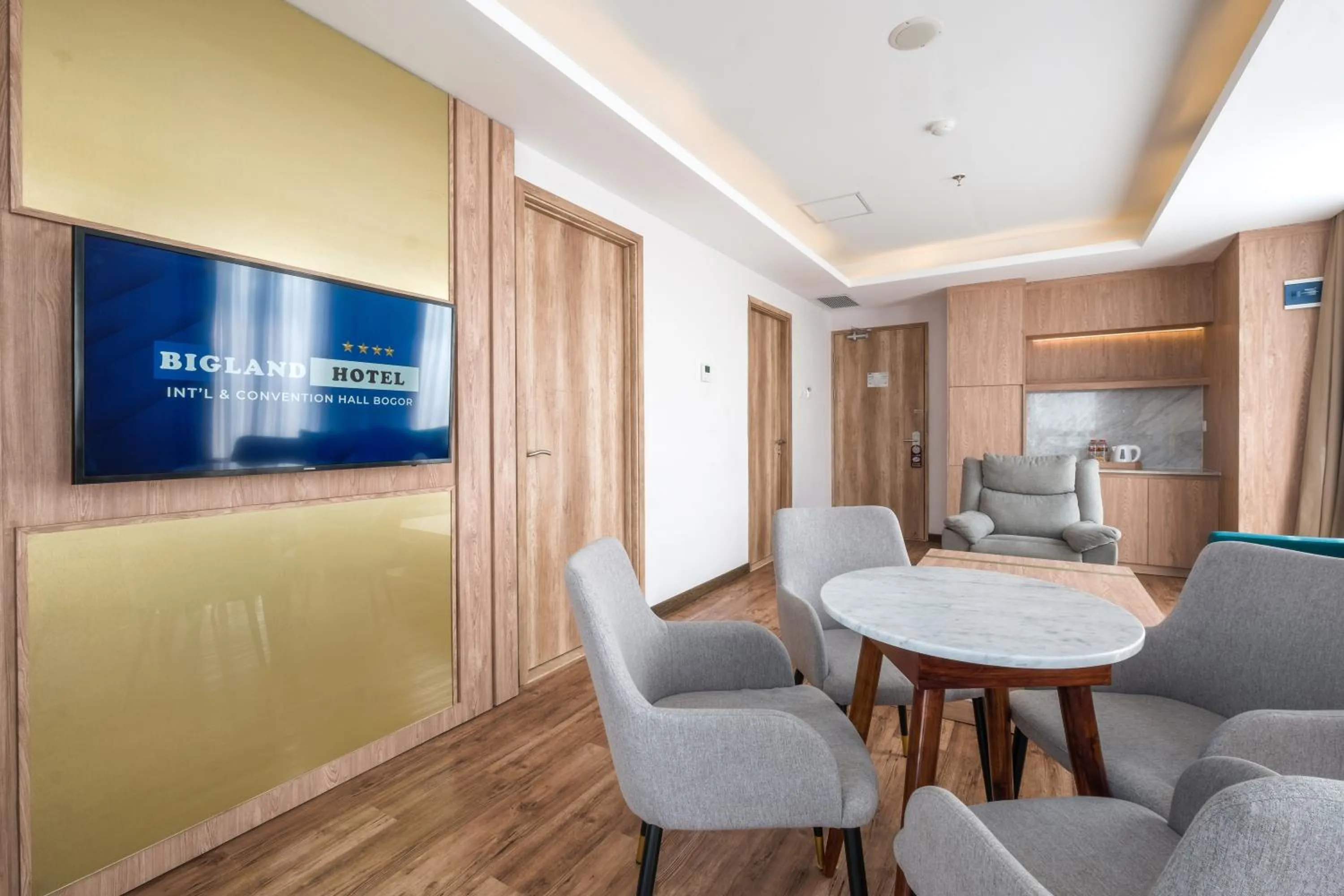 Living room in Bigland Bogor Hotel Powered by Archipelago