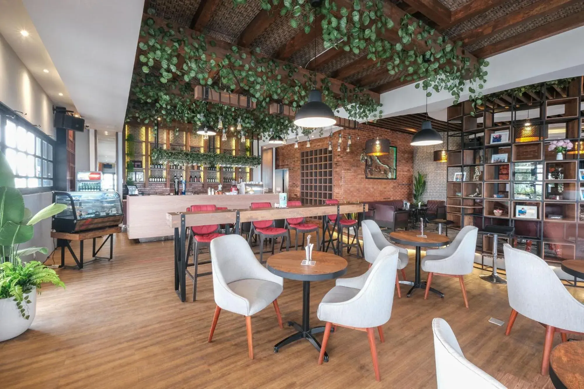 Restaurant/places to eat in Bigland Bogor Hotel Powered by Archipelago Restaurant/places to eat in Bigland Bogor Hotel Powered by Archipelago