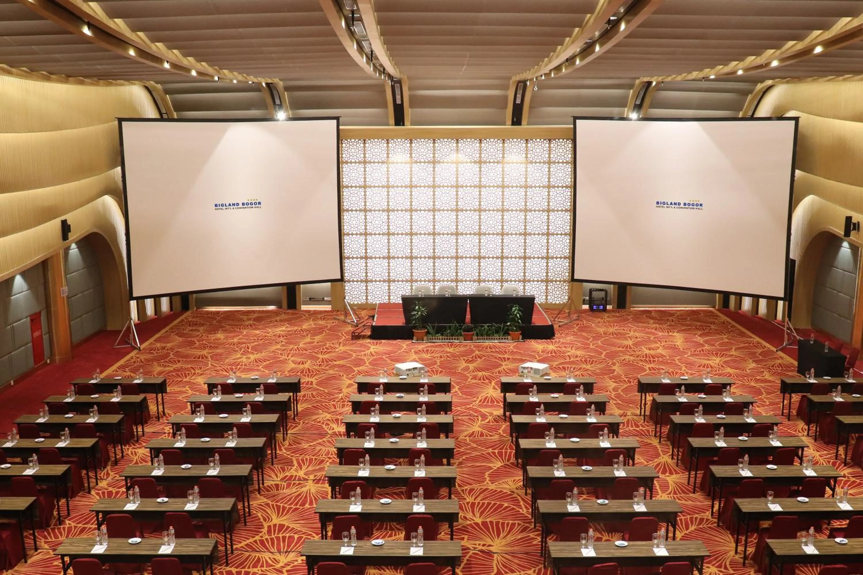 Meeting/conference room in Bigland Bogor Hotel Powered by Archipelago