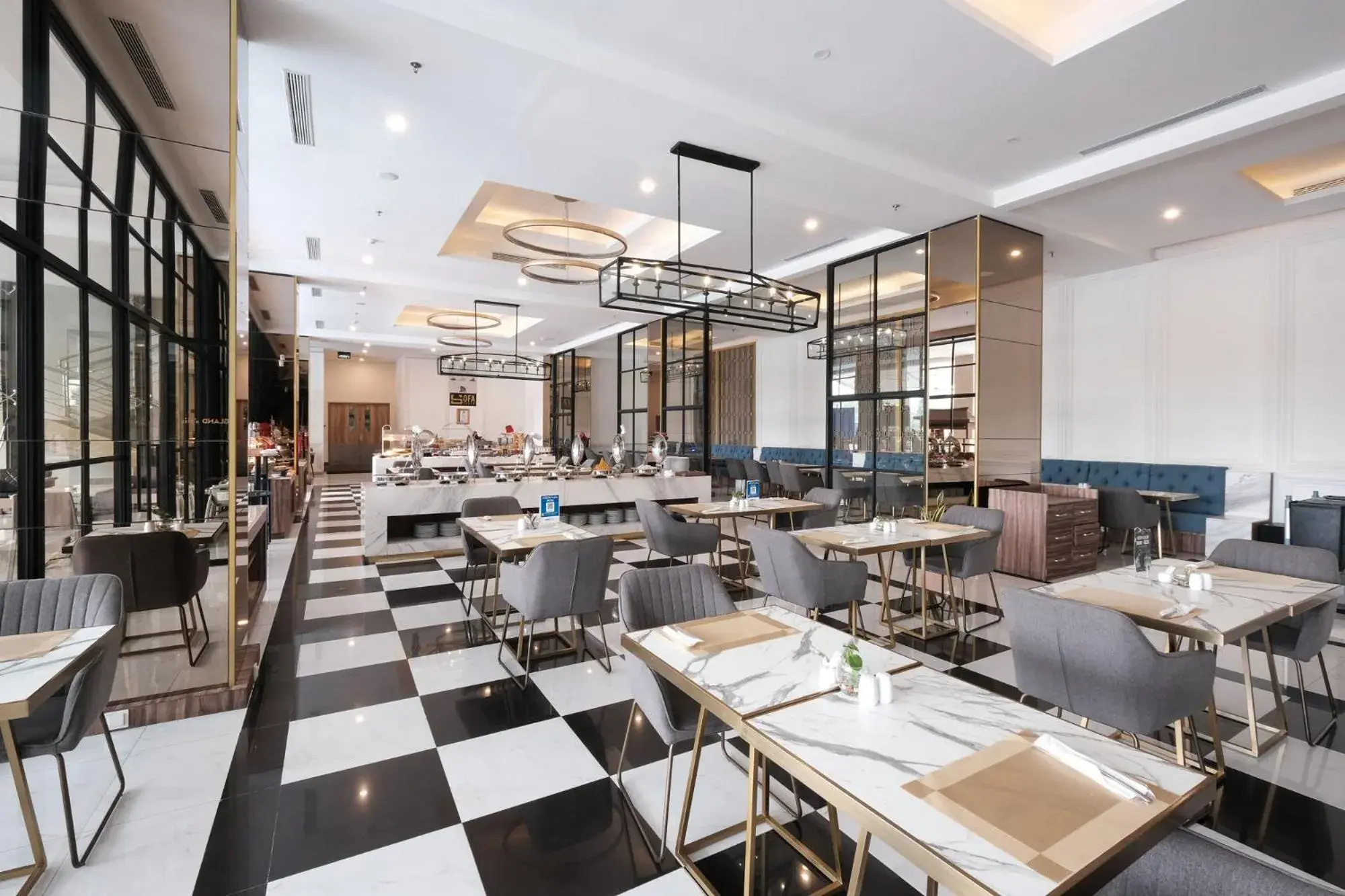 Restaurant/places to eat in Bigland Bogor Hotel Powered by Archipelago Restaurant/places to eat in Bigland Bogor Hotel Powered by Archipelago