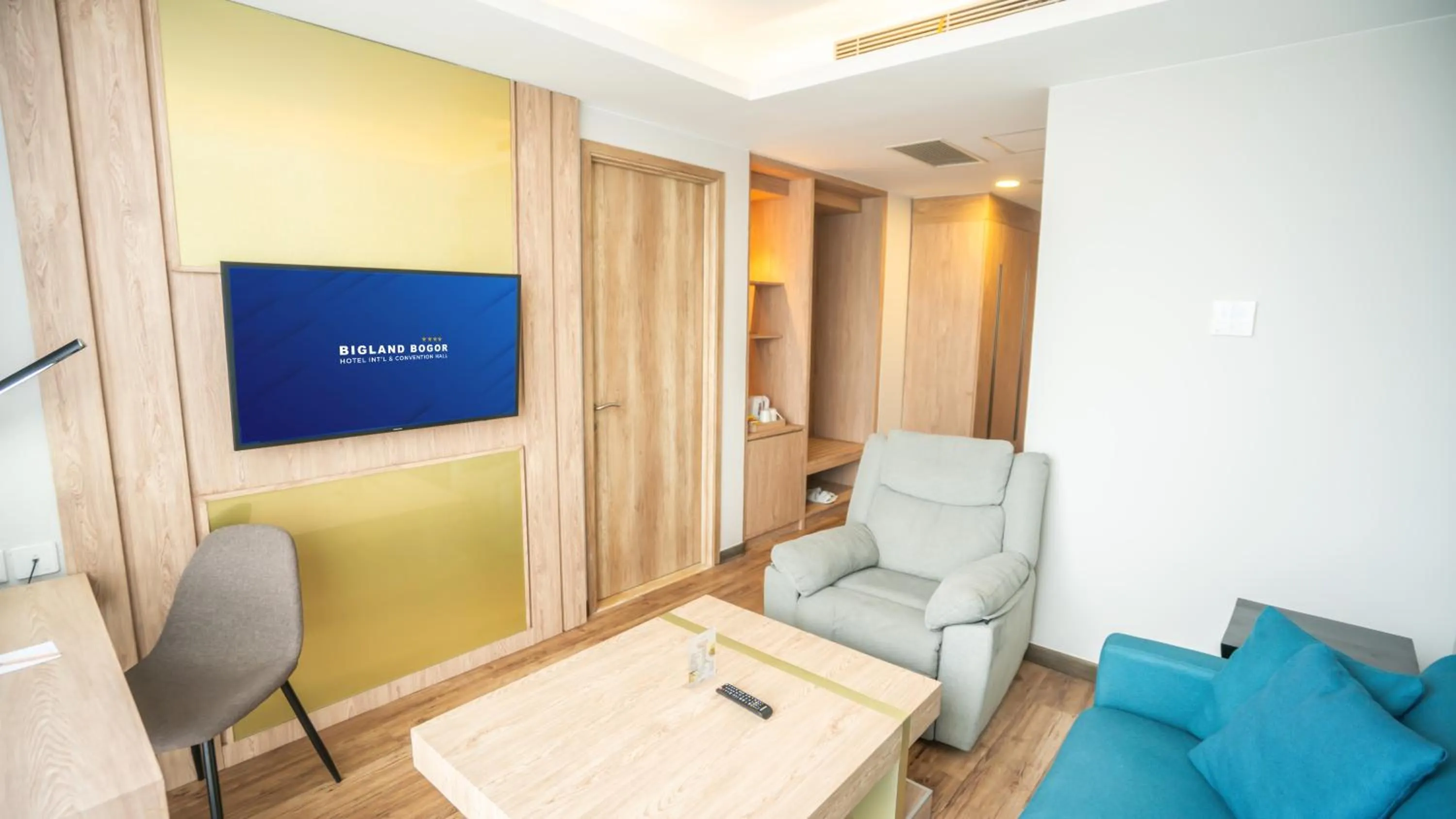 TV and multimedia in Bigland Bogor Hotel Powered by Archipelago