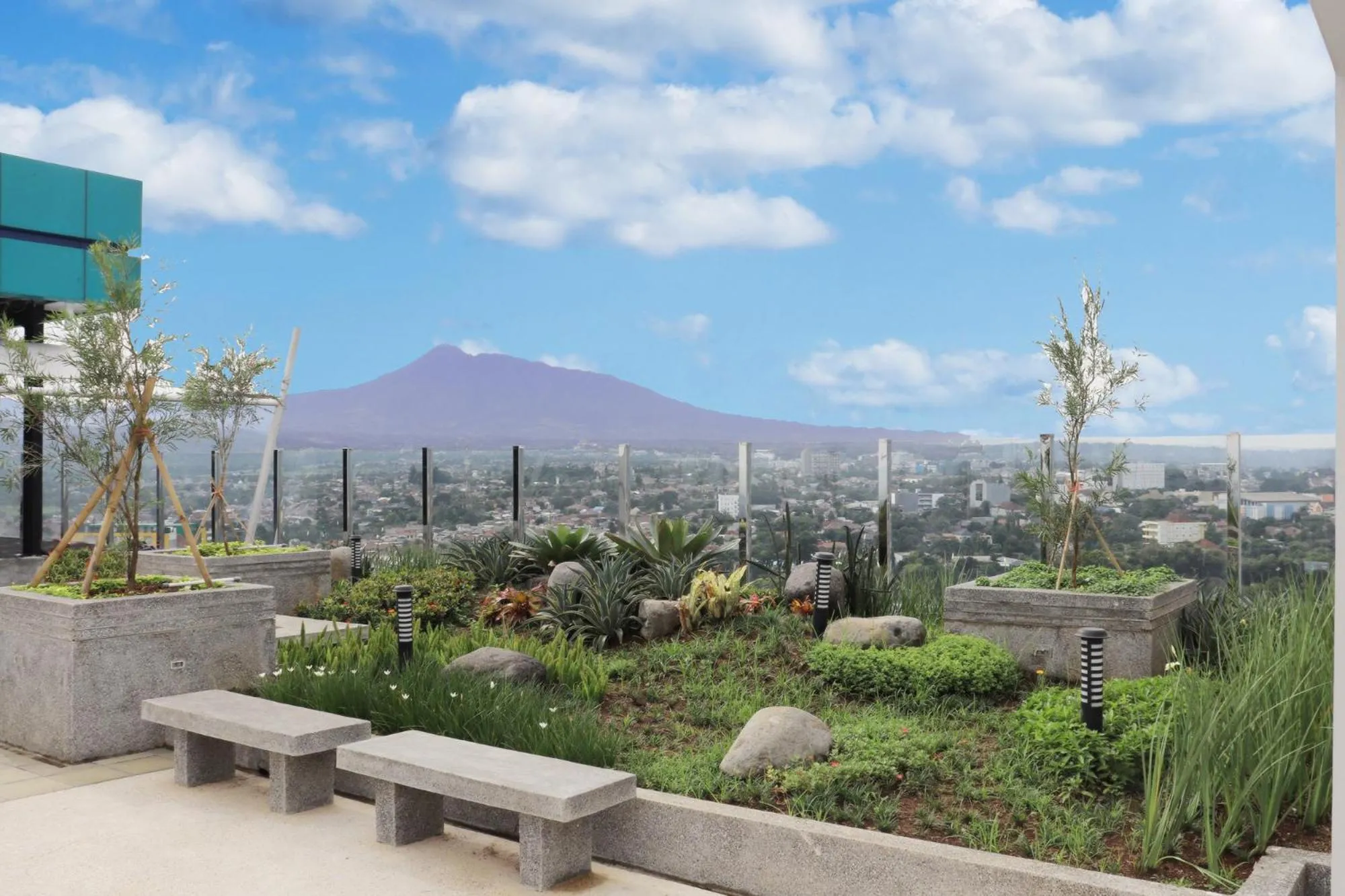 Restaurant/places to eat in Bigland Bogor Hotel Powered by Archipelago