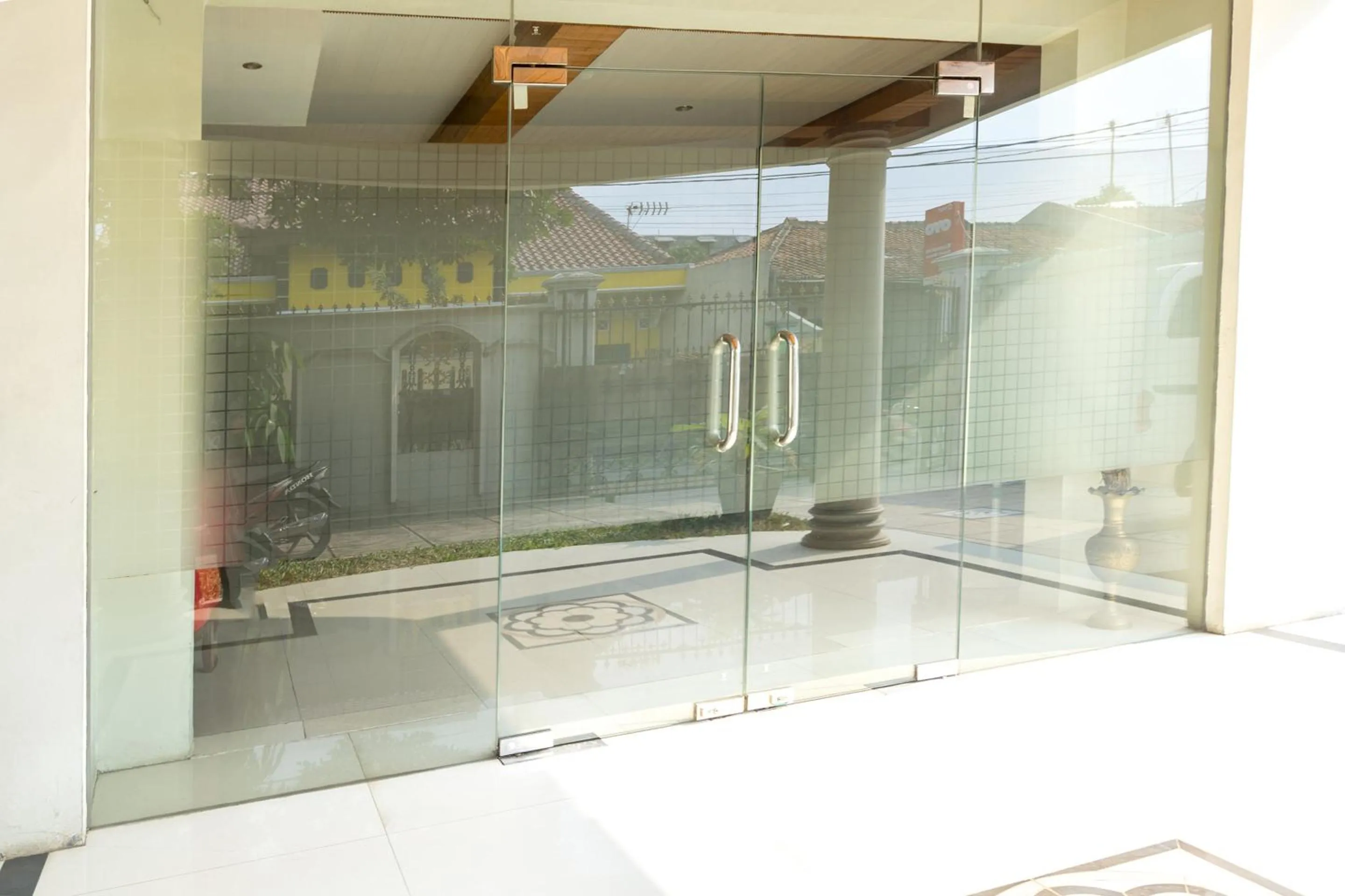 Facade/entrance, Bathroom in OYO 1421 Kasmaran Guest House Syariah