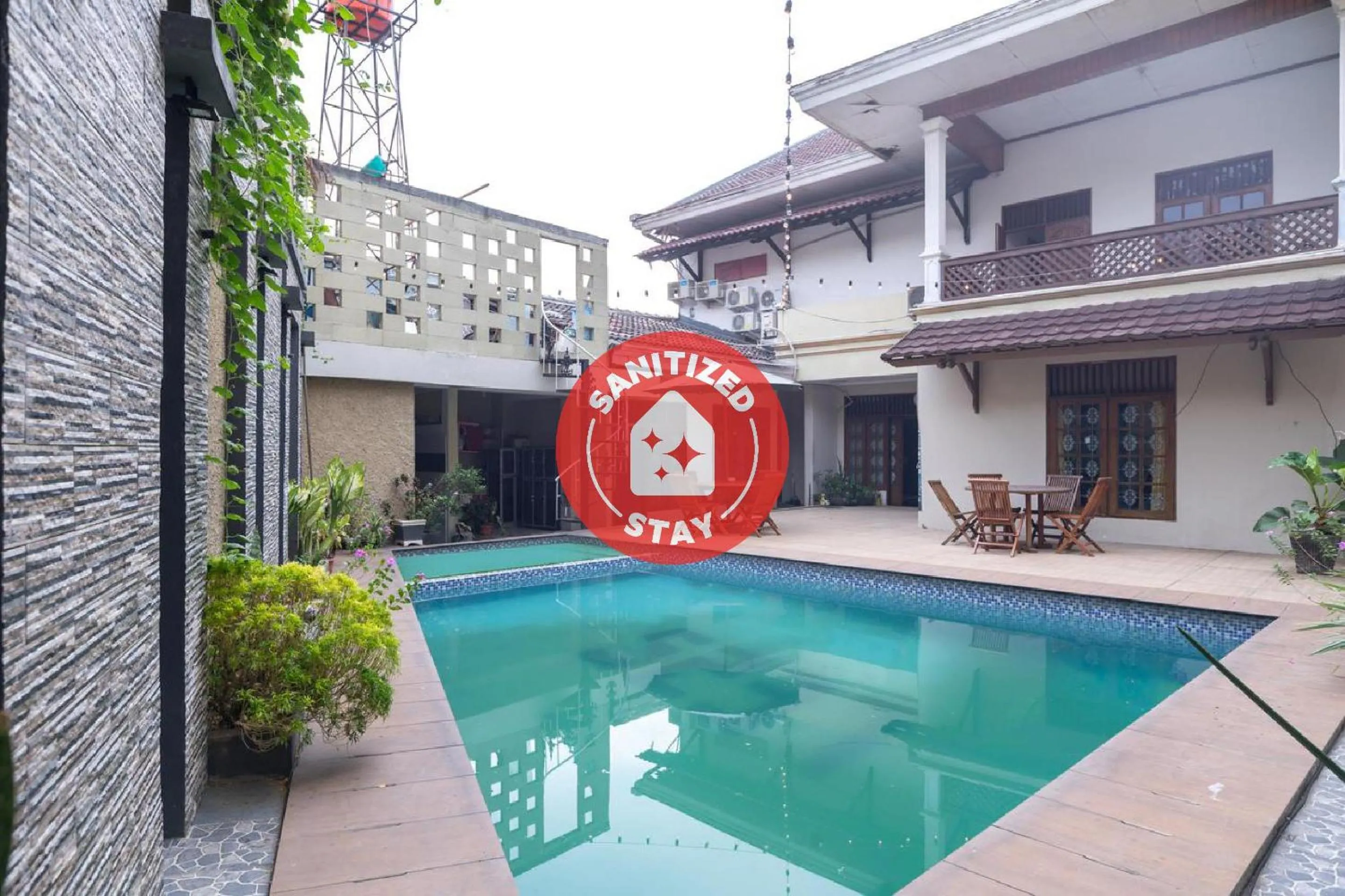 Swimming Pool in OYO 1421 Kasmaran Guest House Syariah