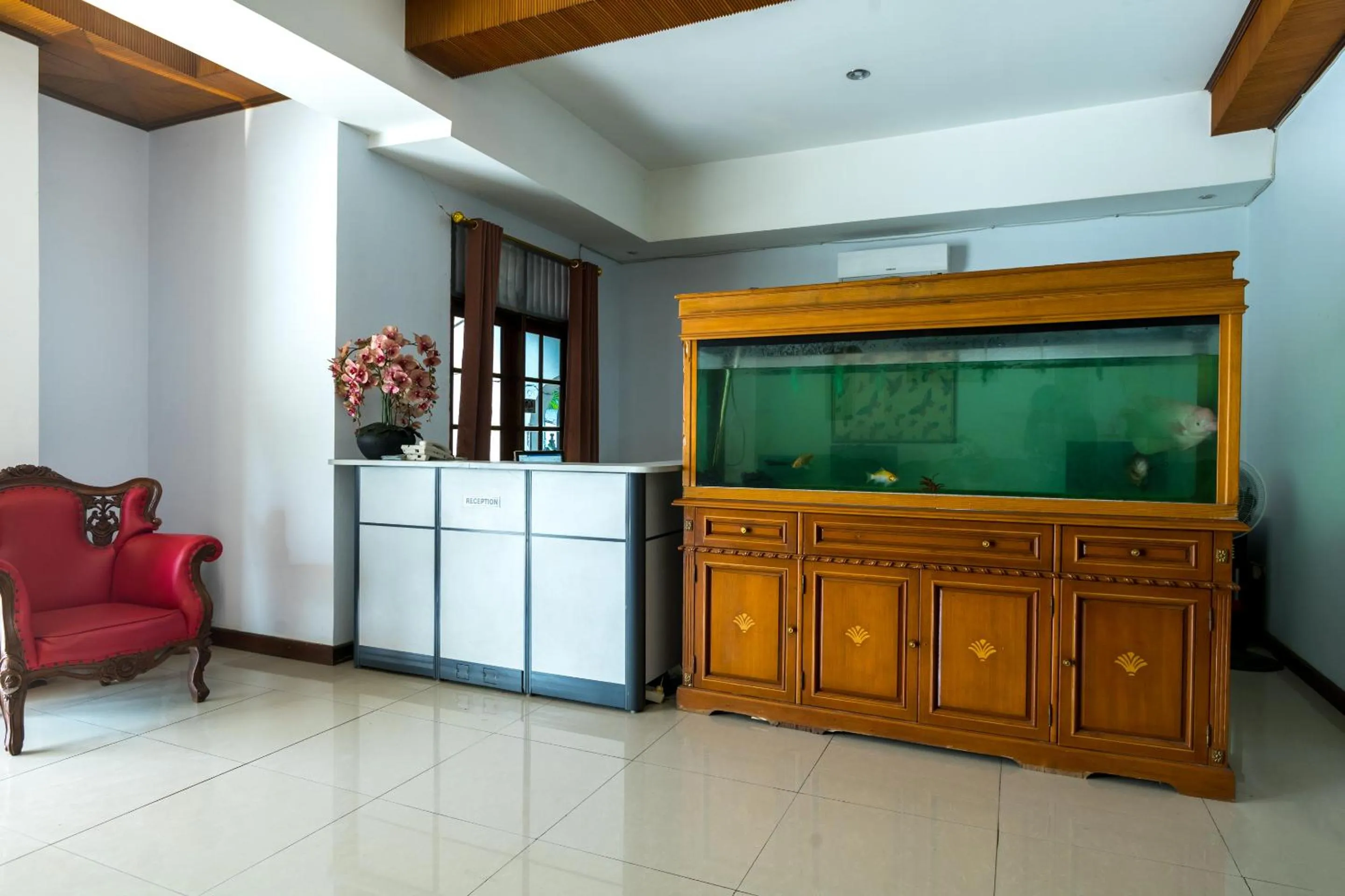 Lobby or reception, TV/Entertainment Center in OYO 1421 Kasmaran Guest House Syariah