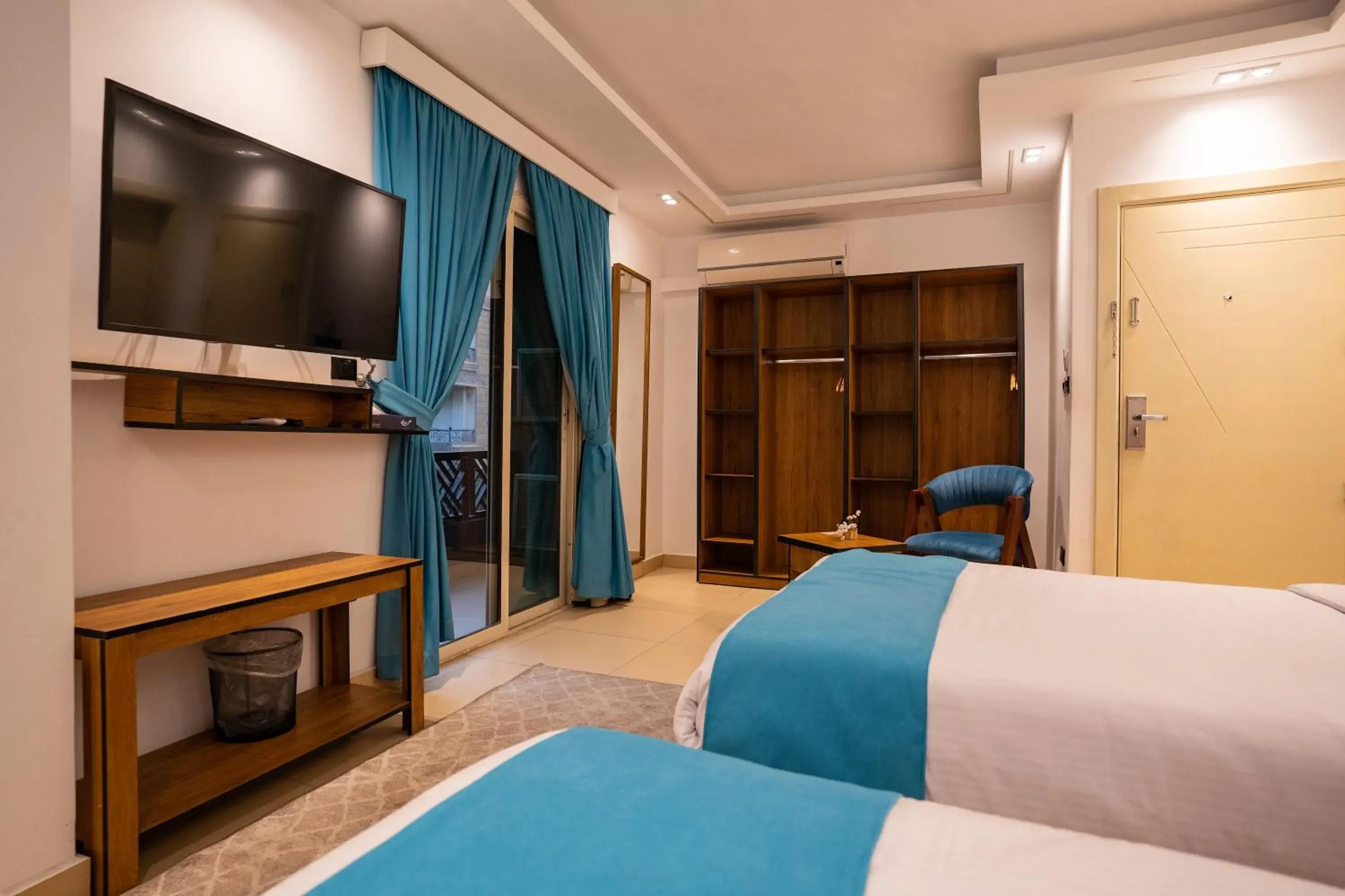 Deluxe Double or Twin Room - single occupancy in Pyramids Gem Plaza Boutique Hotel & Restaurant Deluxe Double or Twin Room - single occupancy in Pyramids Gem Plaza Boutique Hotel & Restaurant
