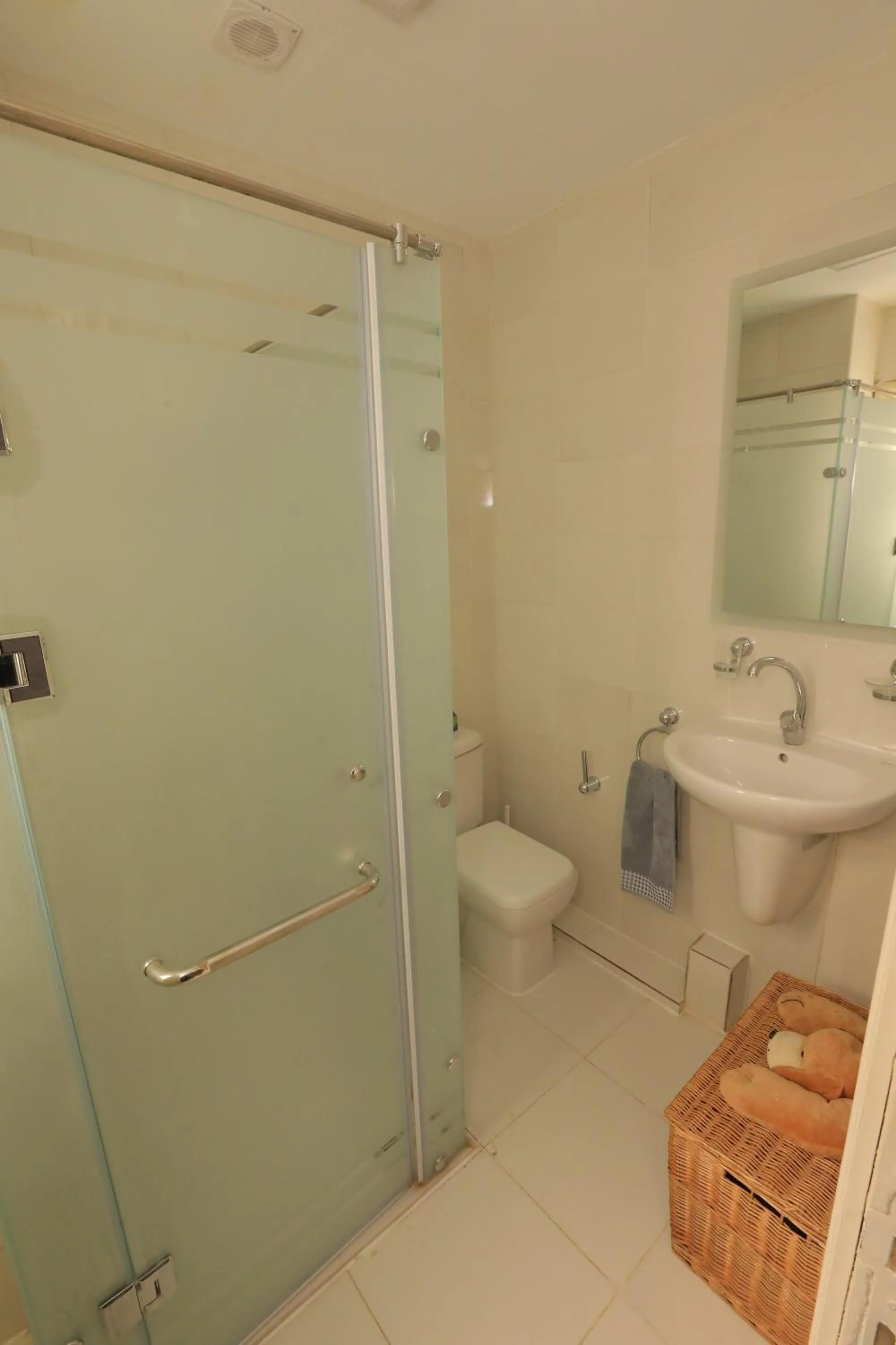 Shower in Pyramids Gem Plaza Powered By Look