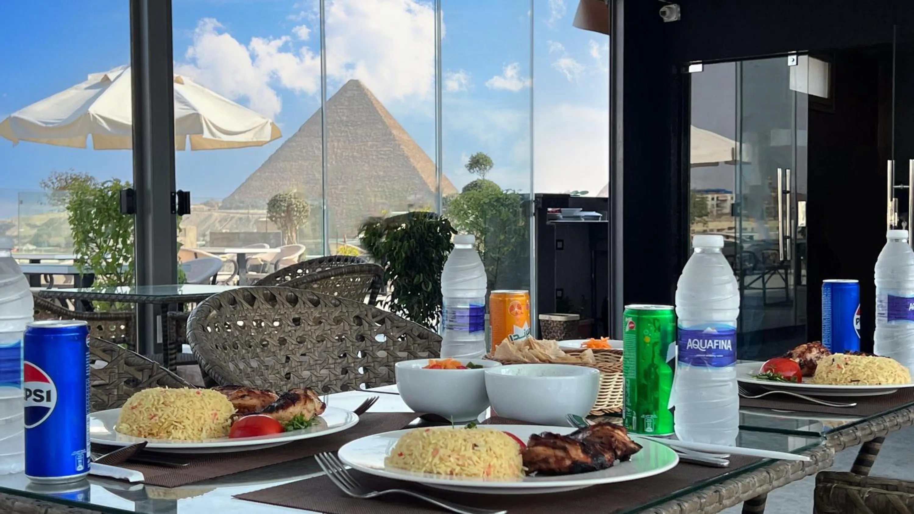 Restaurant/places to eat in Pyramids Gem Plaza Boutique Hotel & Restaurant