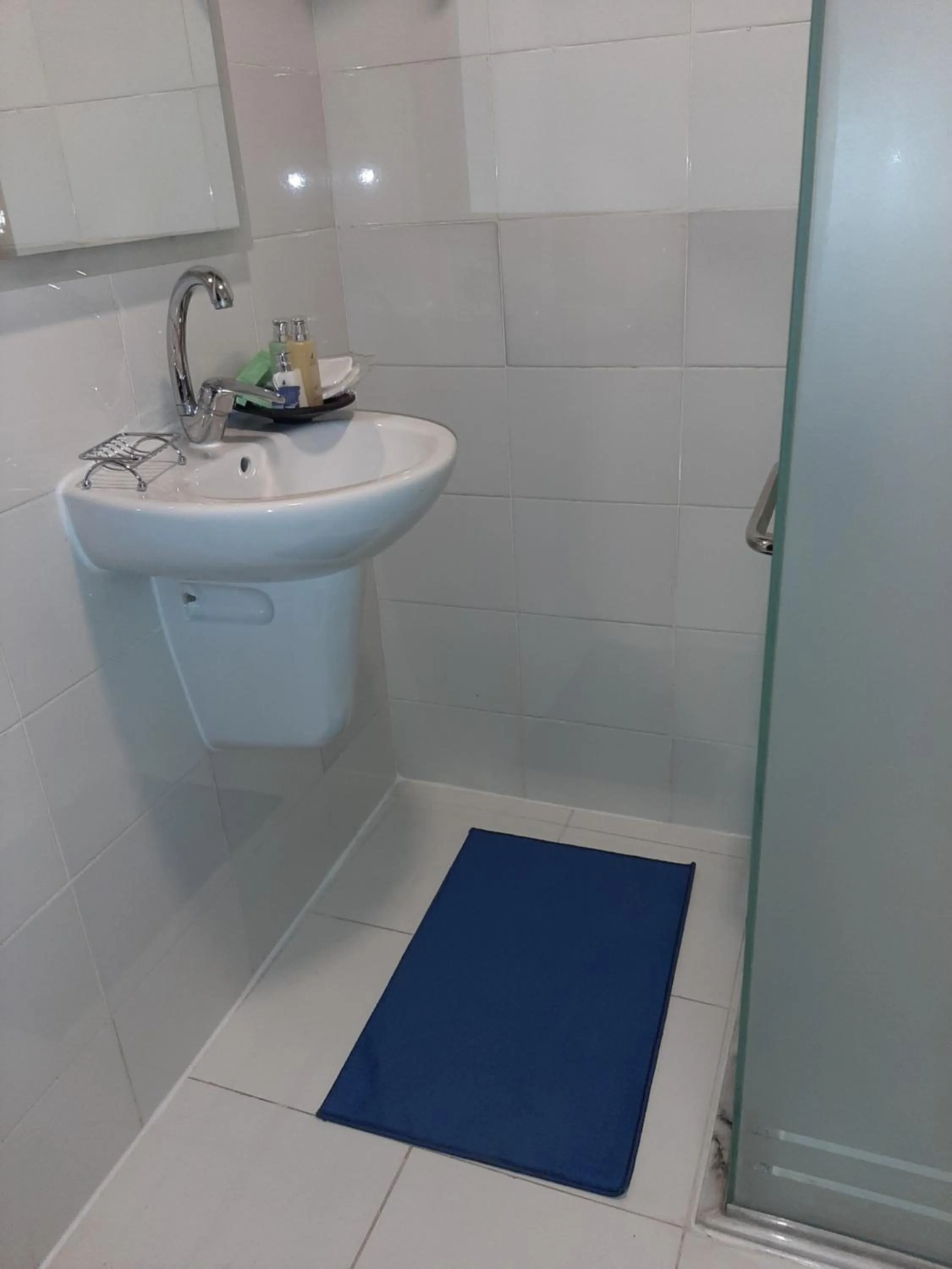 Shower in Pyramids Gem Plaza Powered By Look