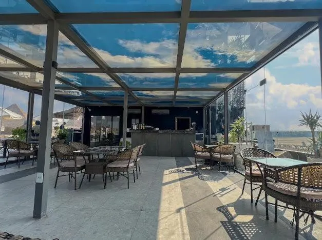 Restaurant/places to eat in Pyramids Gem Plaza Boutique Hotel & Restaurant