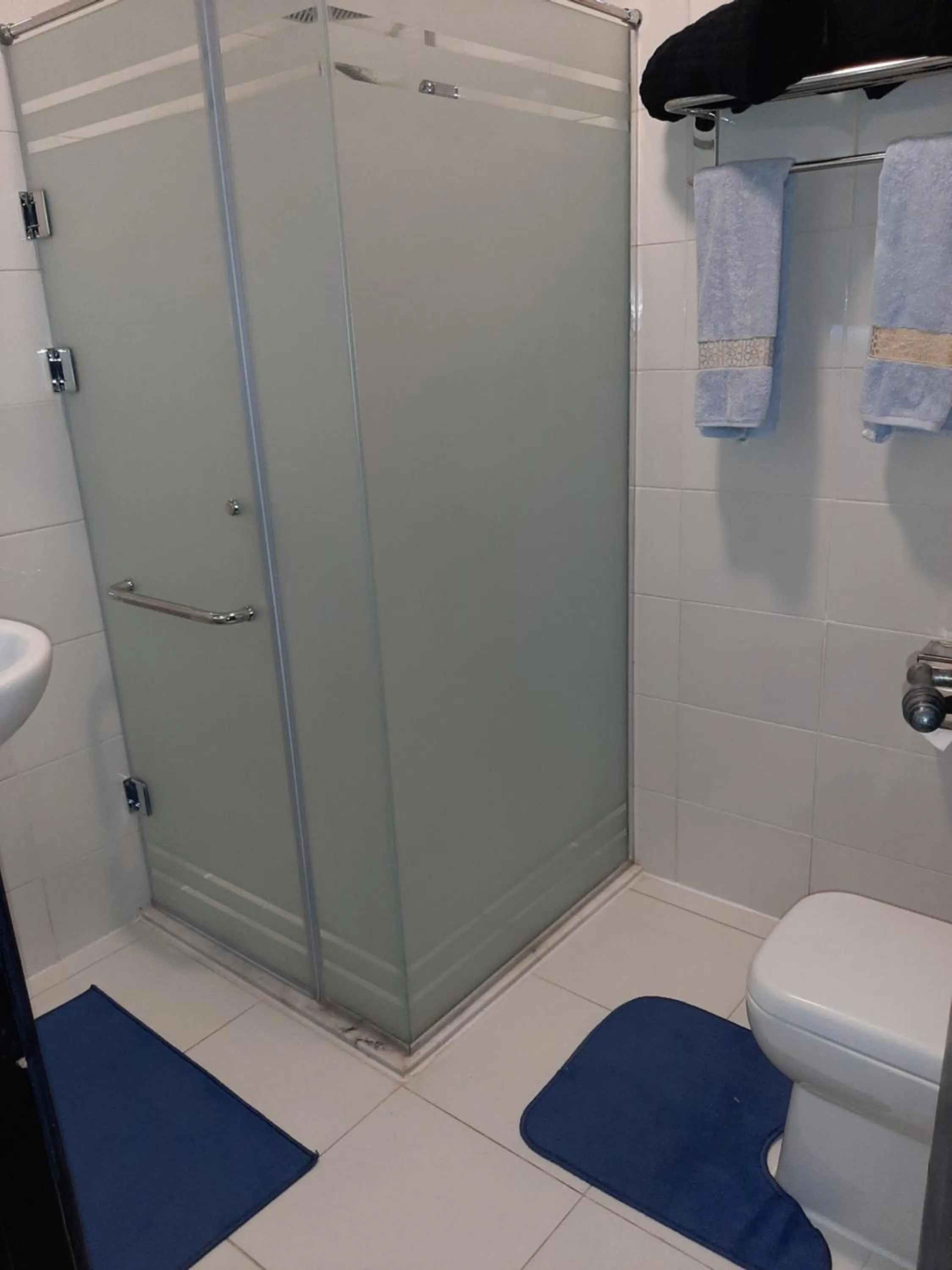 Bathroom in Pyramids Gem Plaza Powered By Look