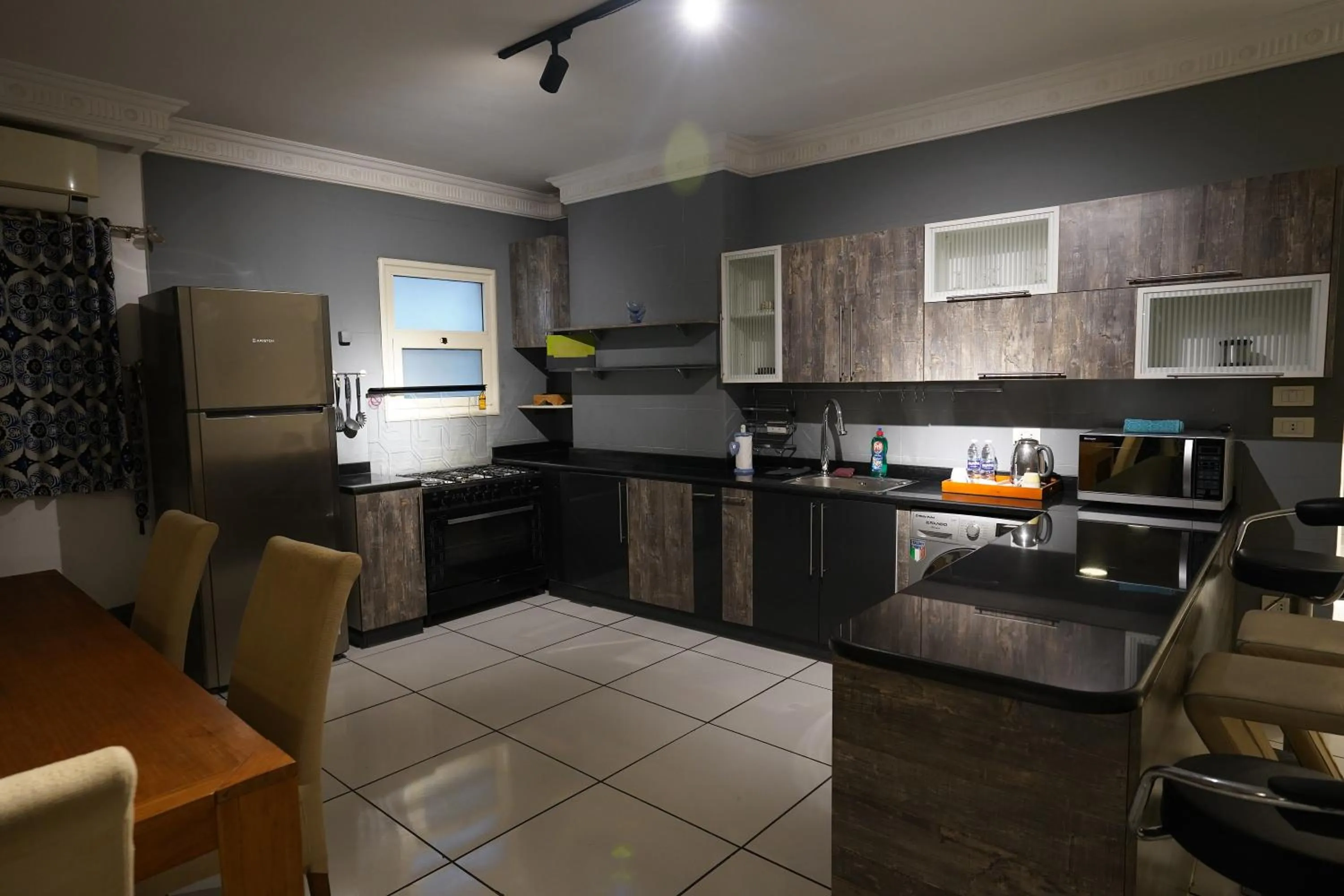 Family in Pyramids Gem Plaza Powered By Look