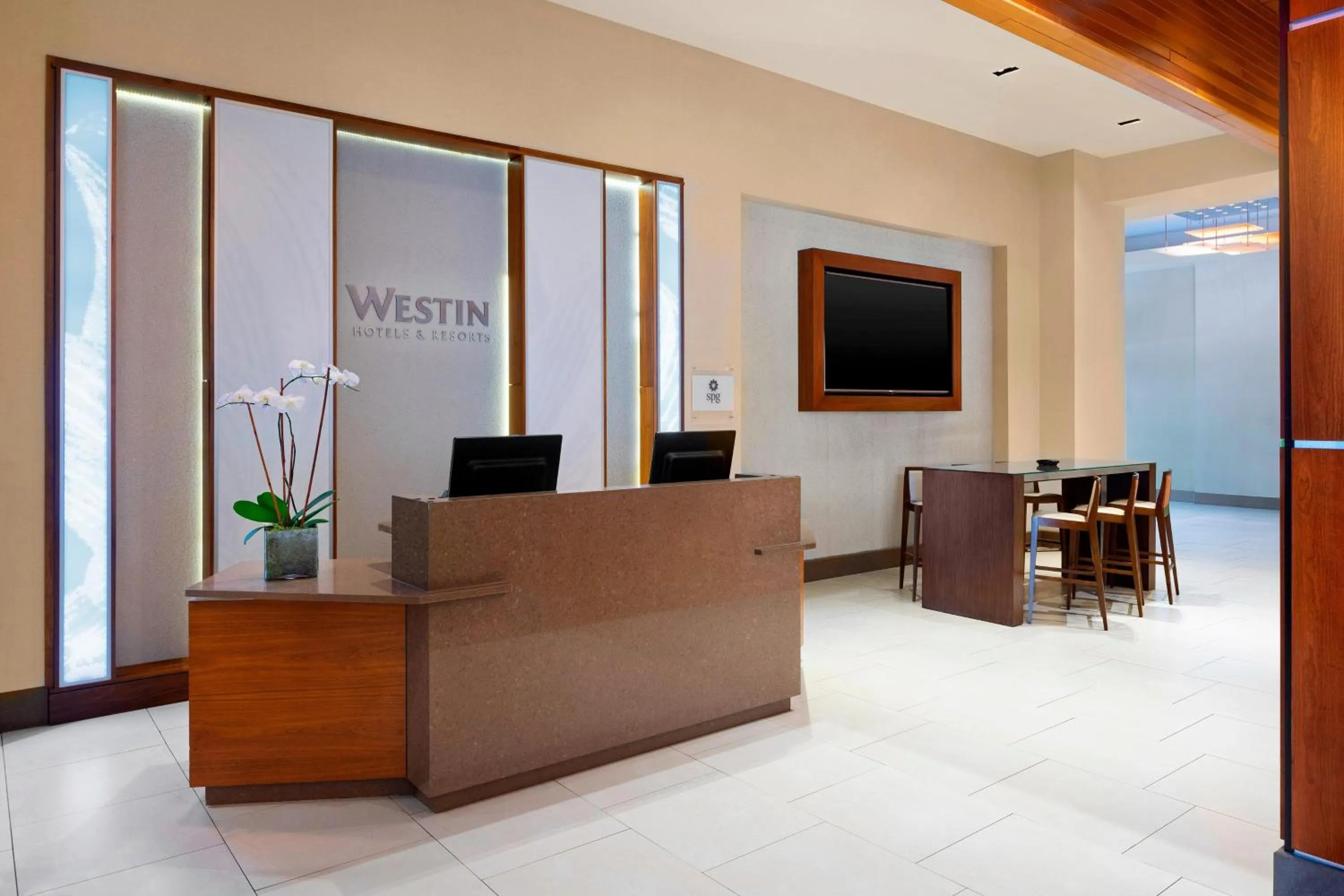 Lobby or reception in The Westin Crystal City Reagan National Airport
