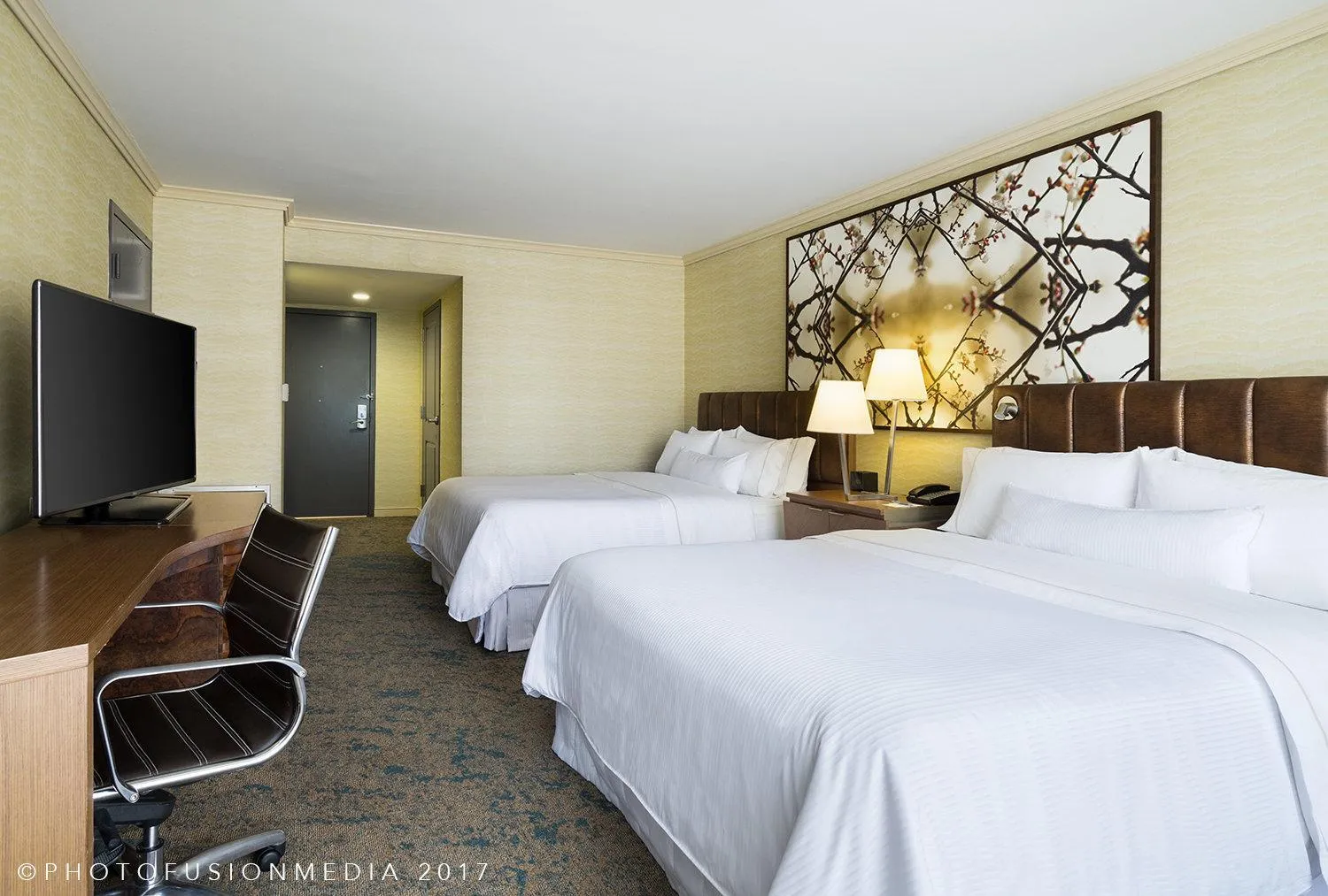 Property building, Bed in The Westin Crystal City Reagan National Airport