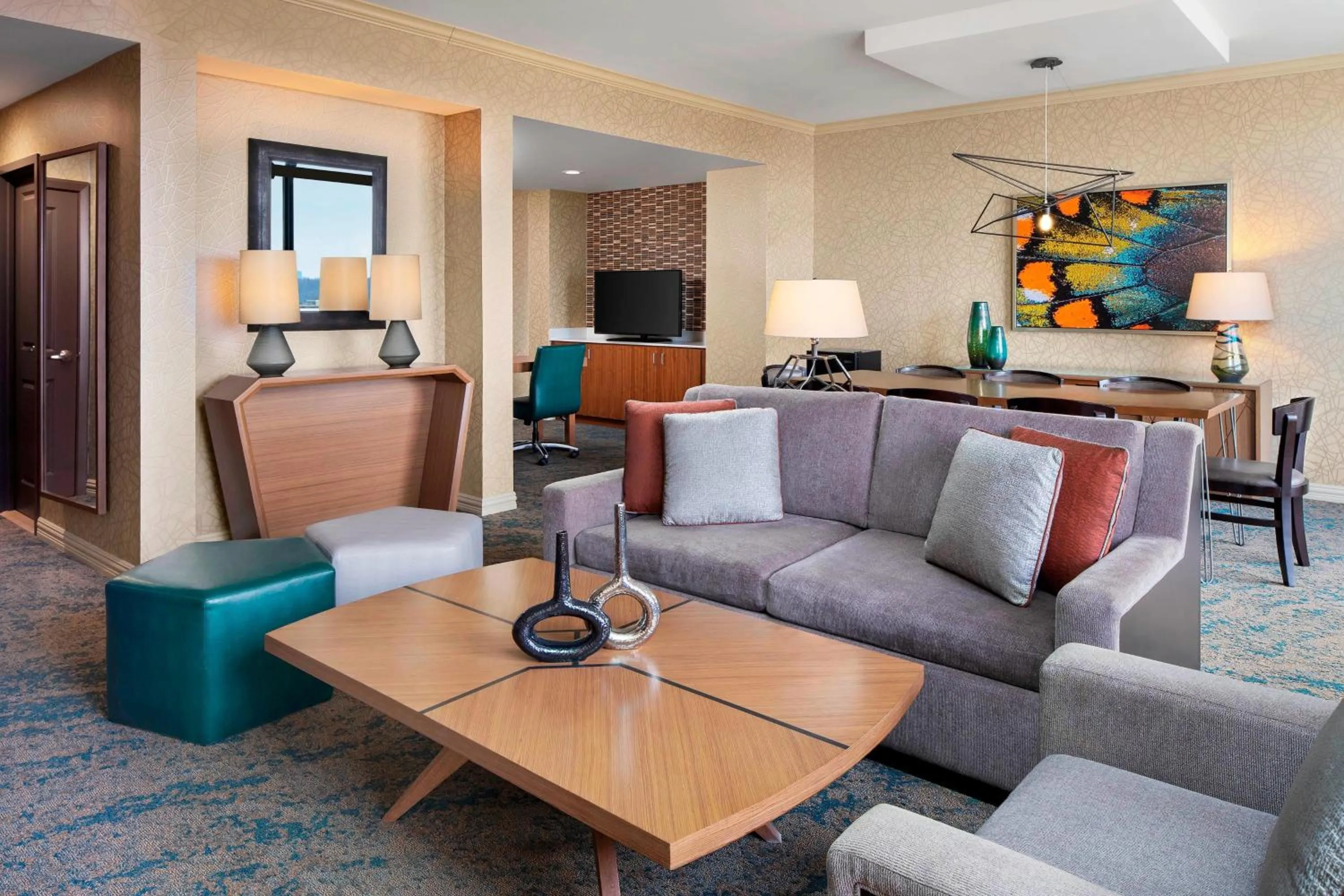 Living room in The Westin Crystal City Reagan National Airport