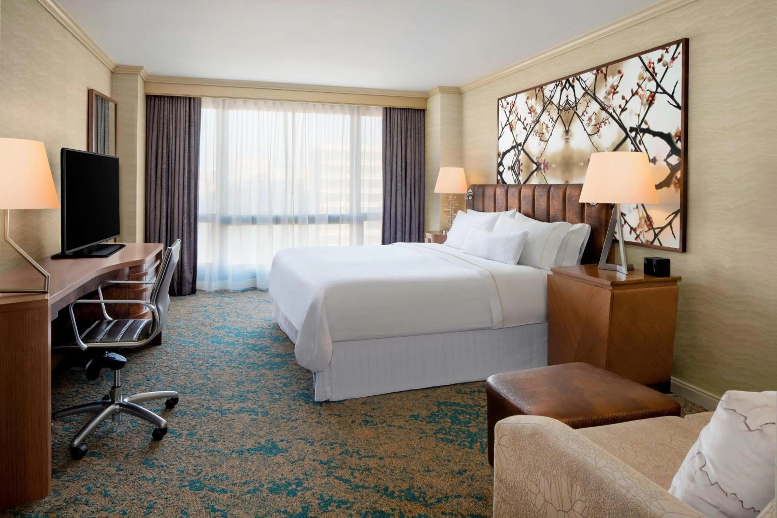 Photo of the whole room, Bed in The Westin Crystal City Reagan National Airport